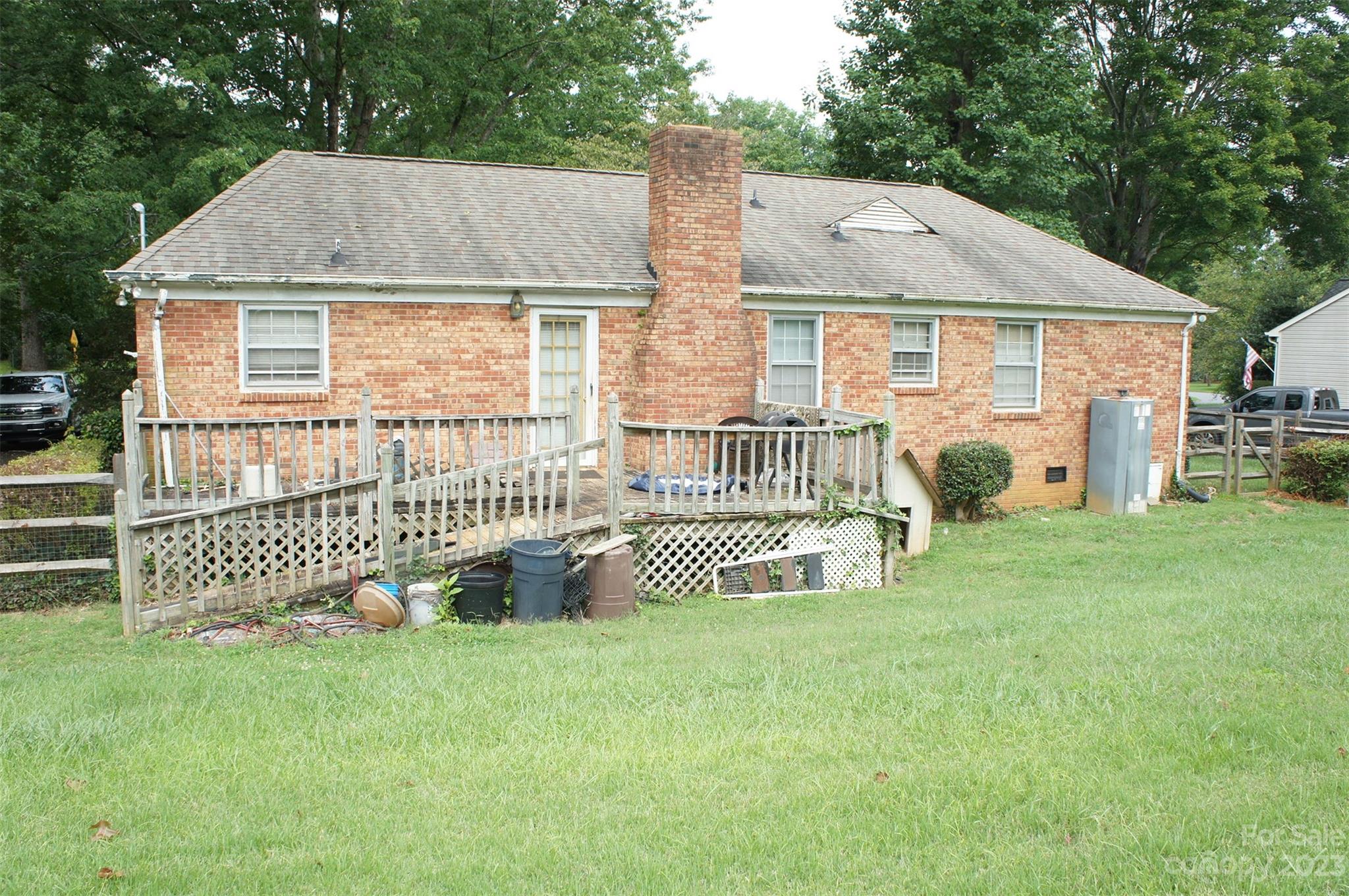 2200 Helen Drive