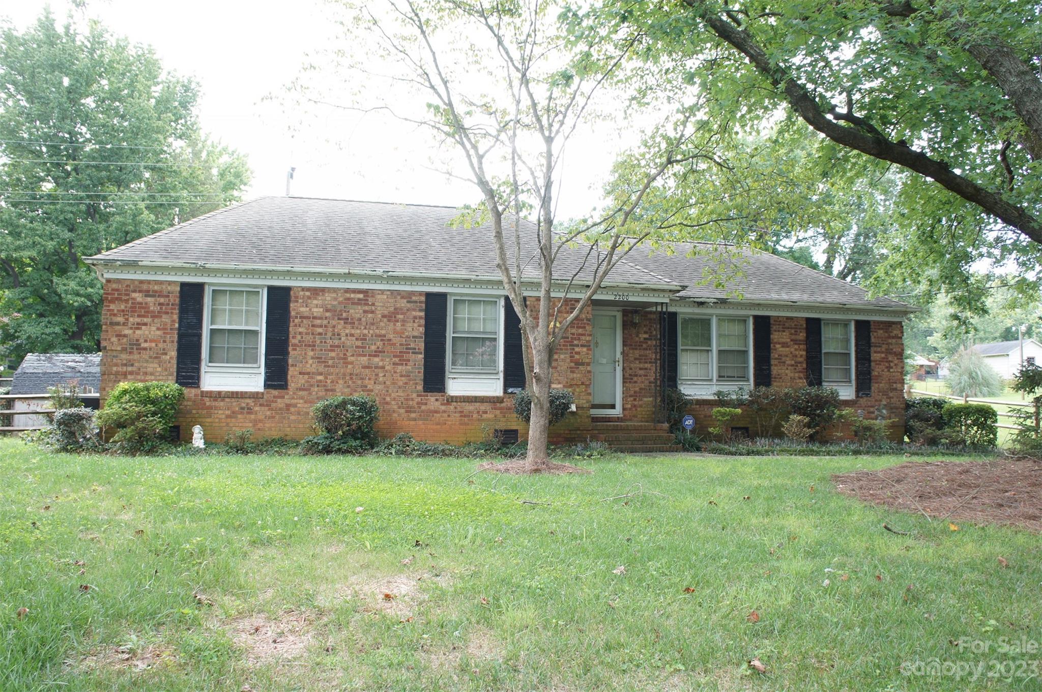 2200 Helen Drive