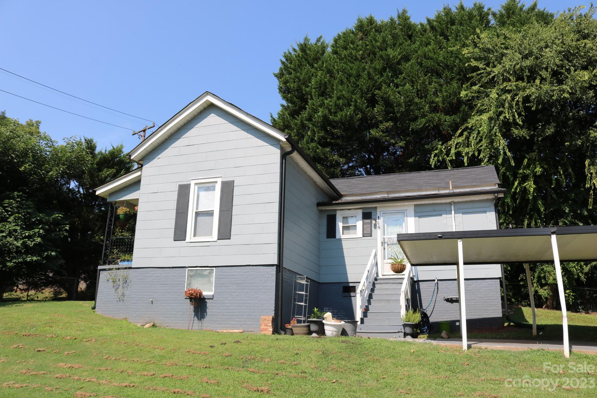 108 Dogwood Street