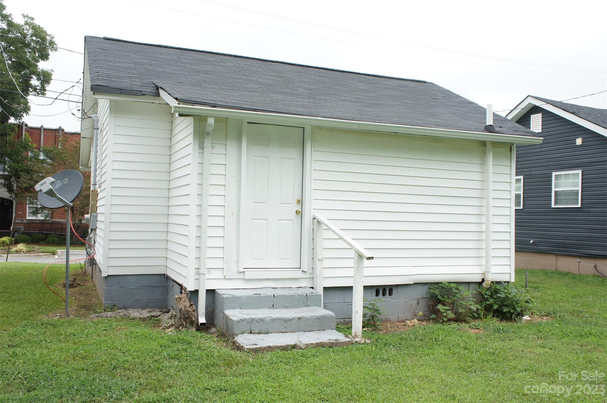 406 and 408 E Washington Avenue