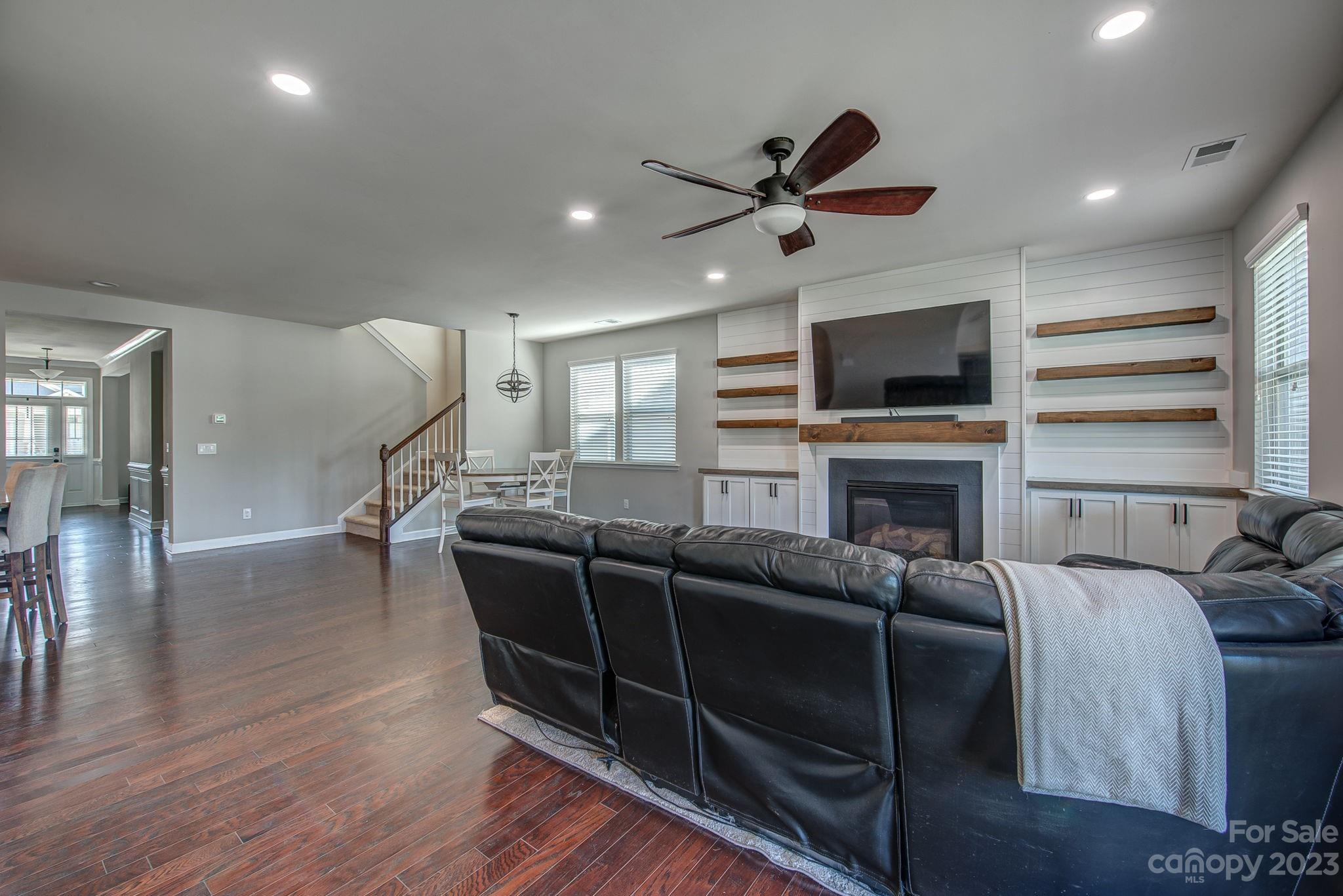16122 Kelby Cove