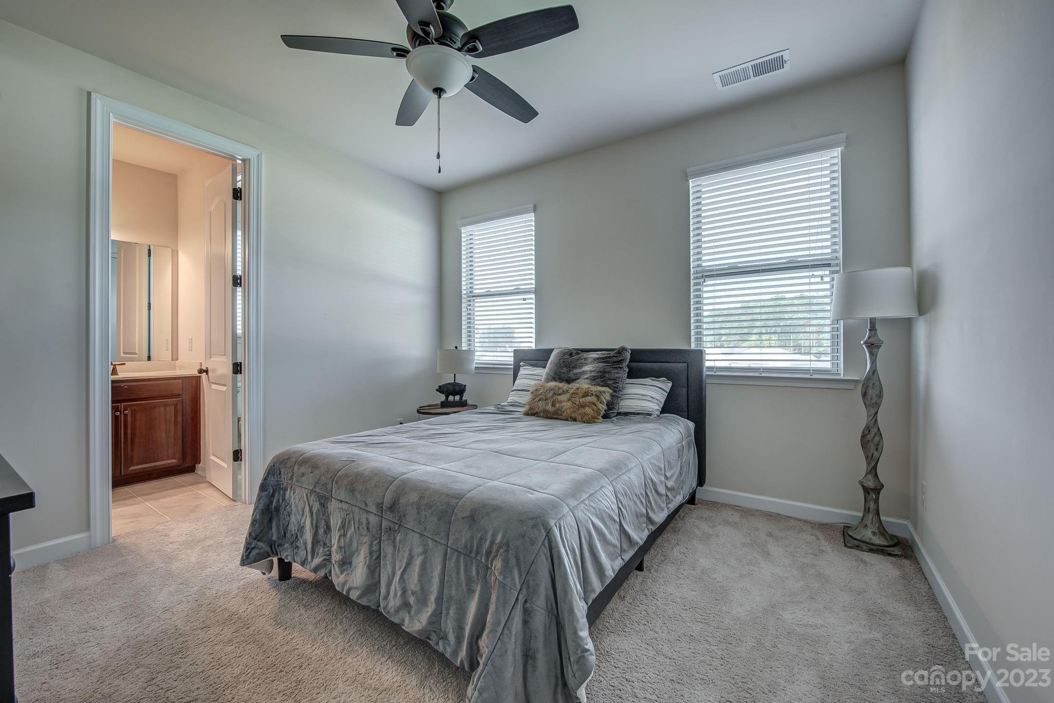 16122 Kelby Cove