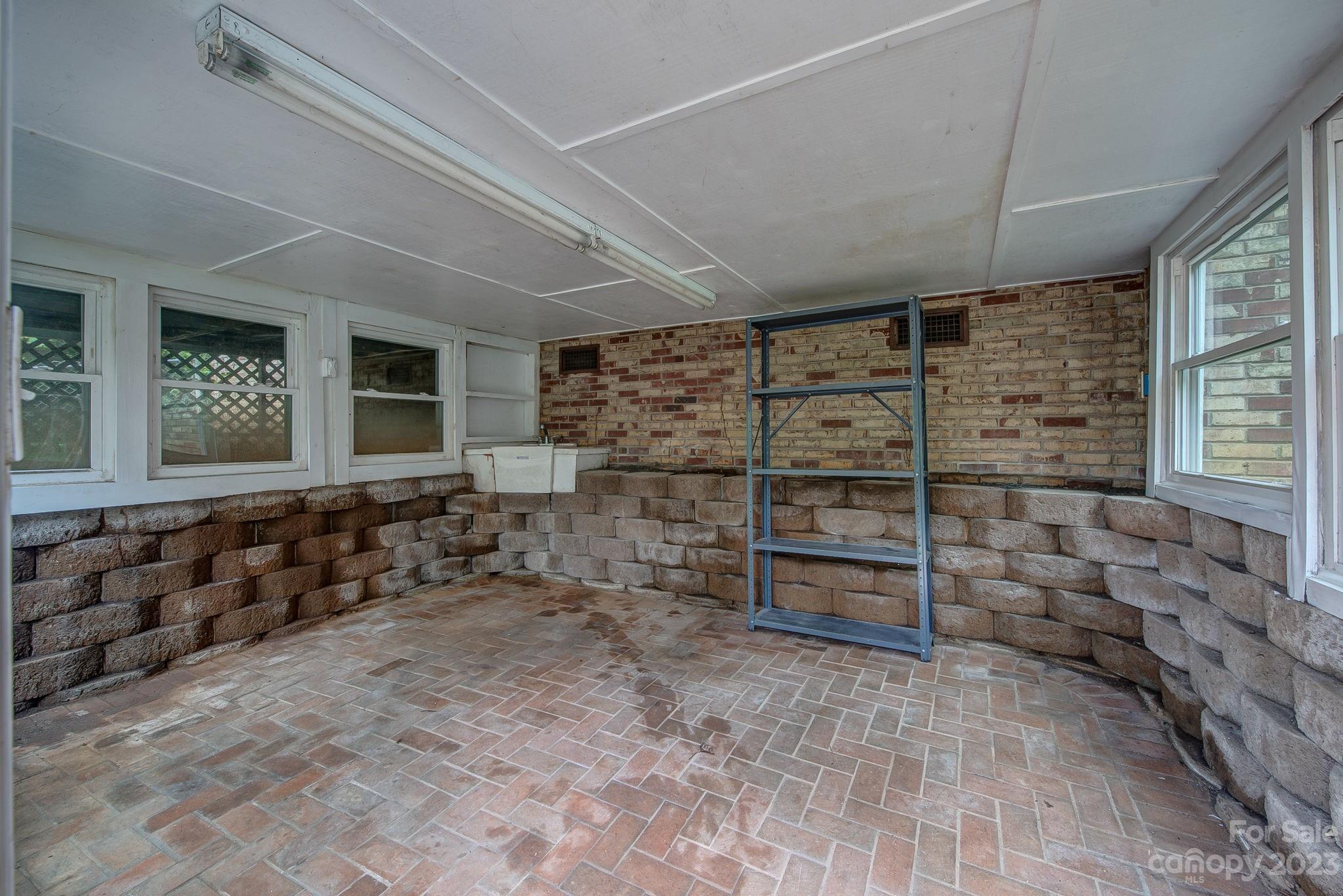 339 Whitethorn Drive