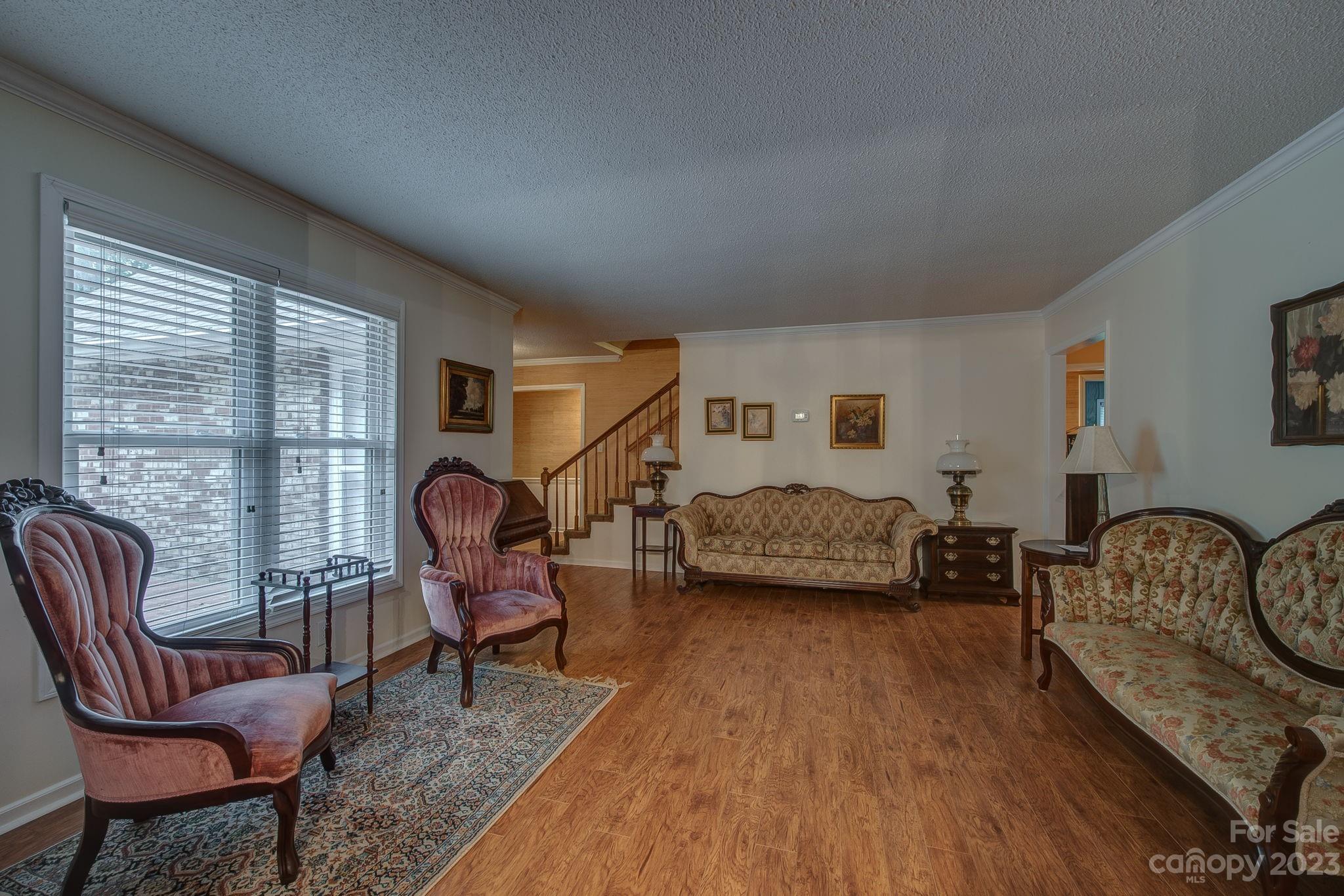 339 Whitethorn Drive