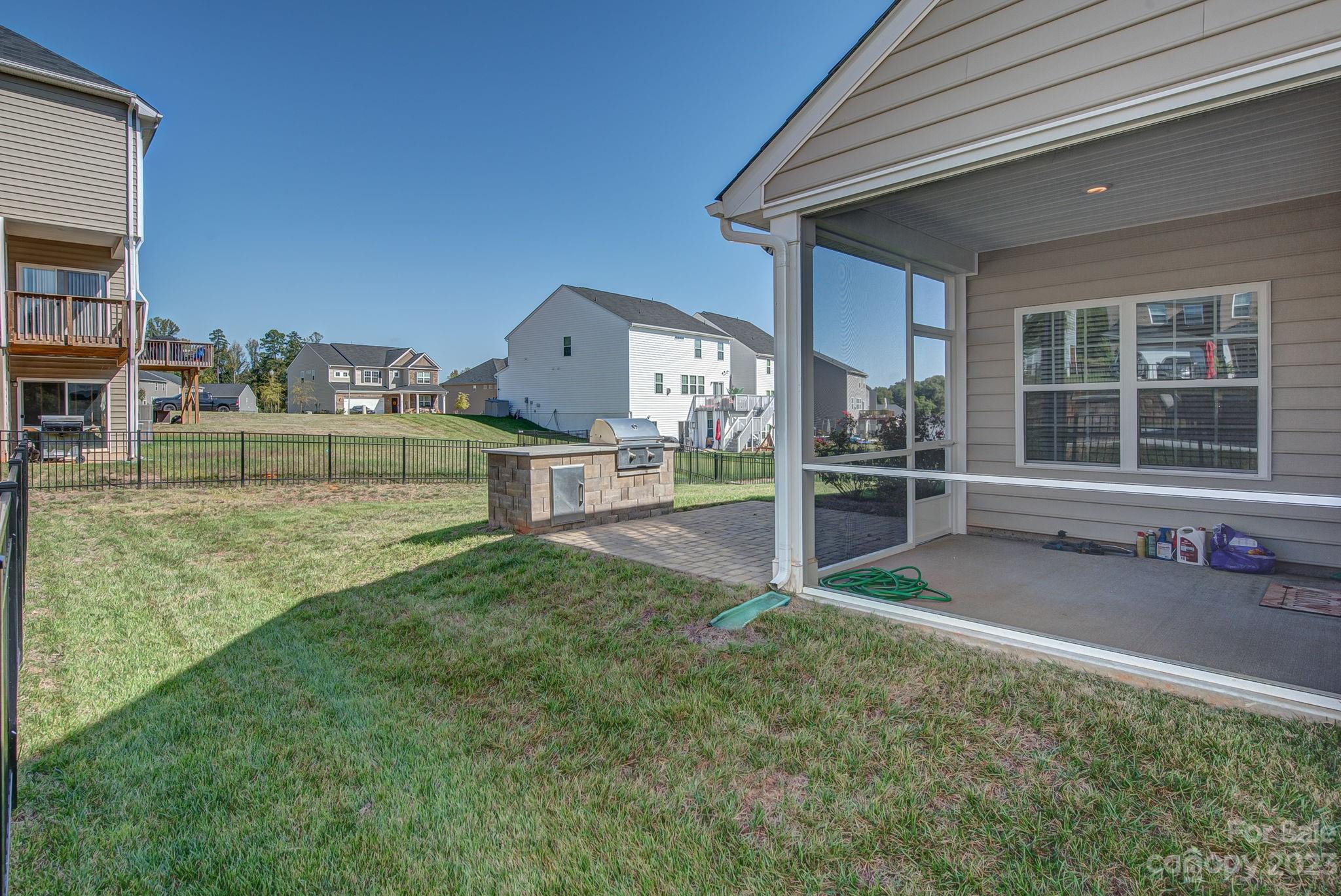 3406 Southern Red Oak Lane