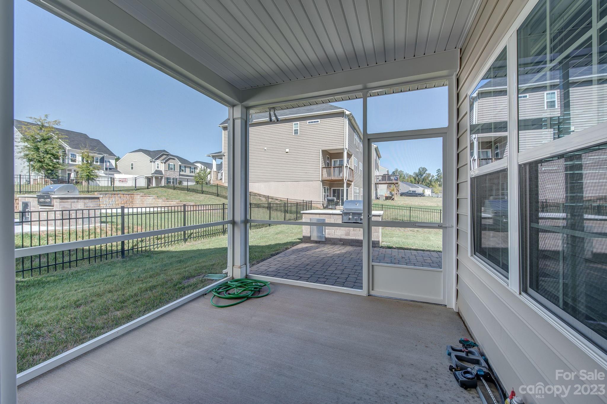 3406 Southern Red Oak Lane
