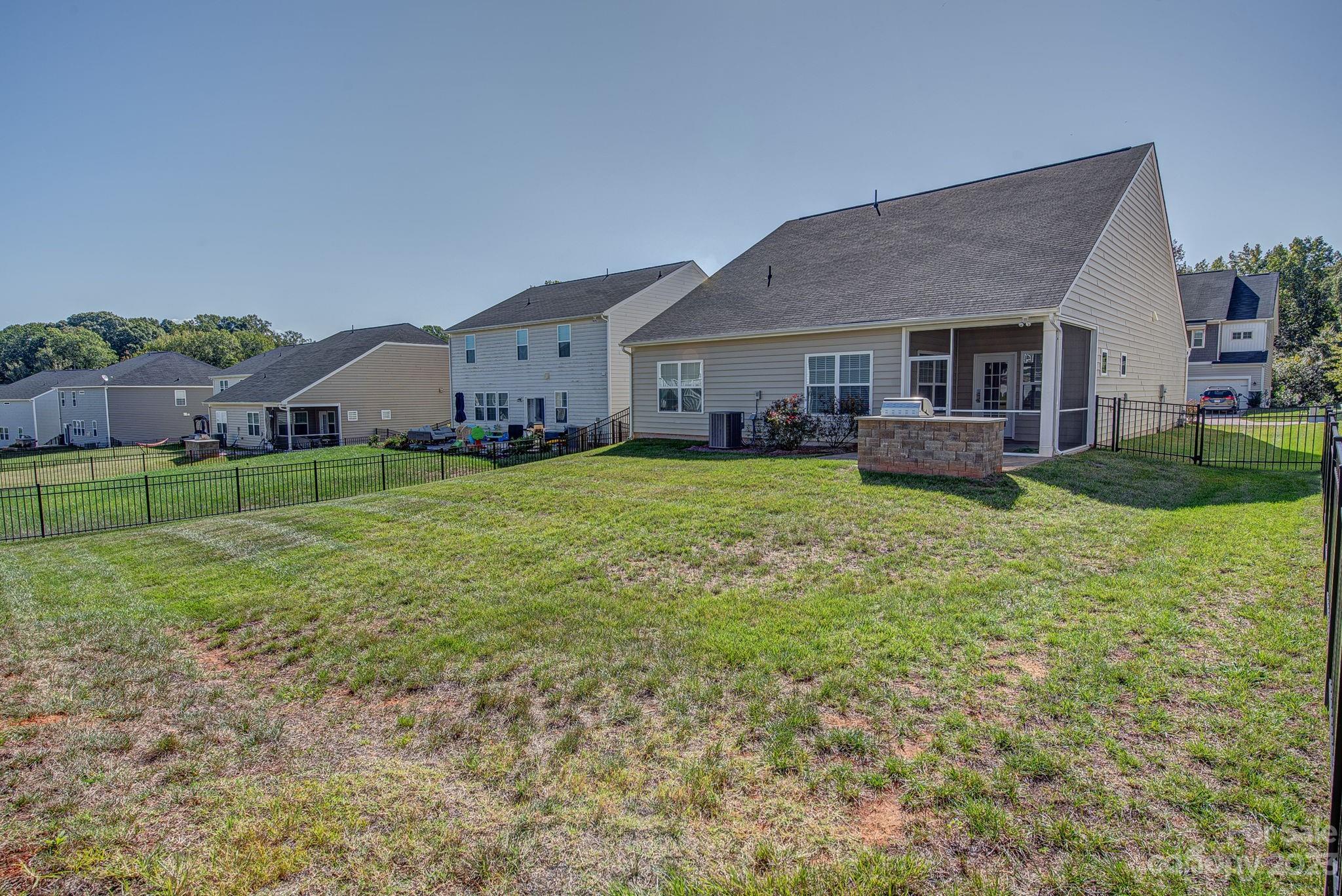 3406 Southern Red Oak Lane