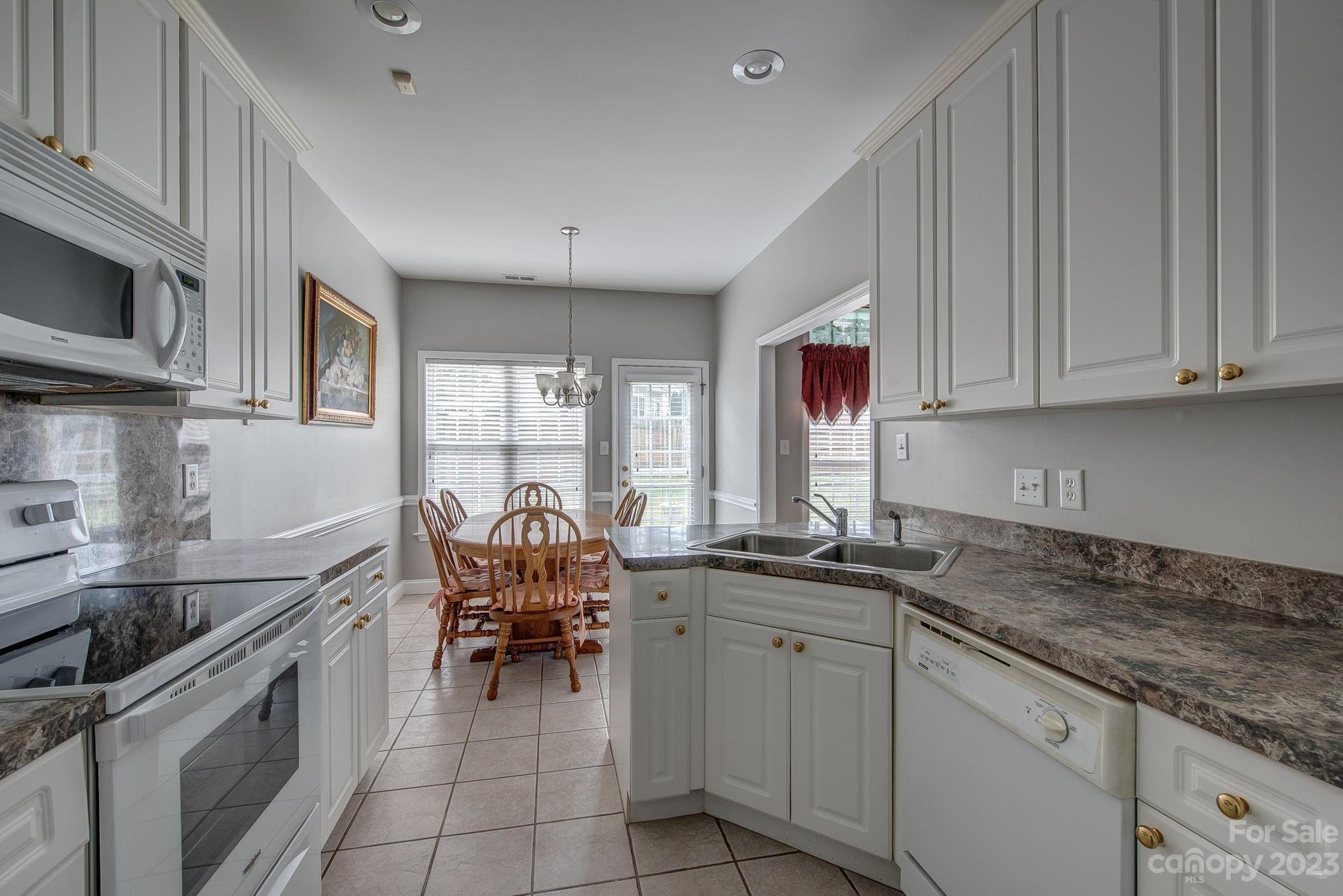 1621 Iverness Court