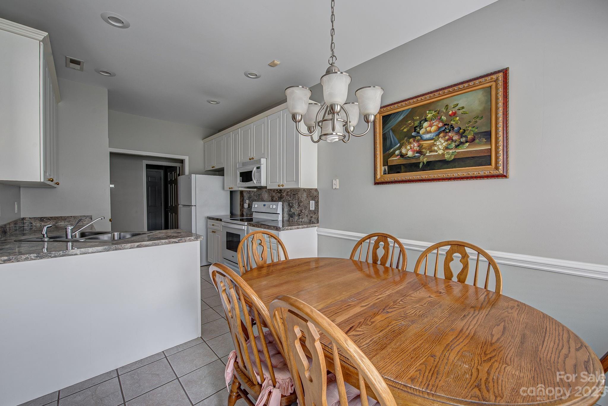 1621 Iverness Court