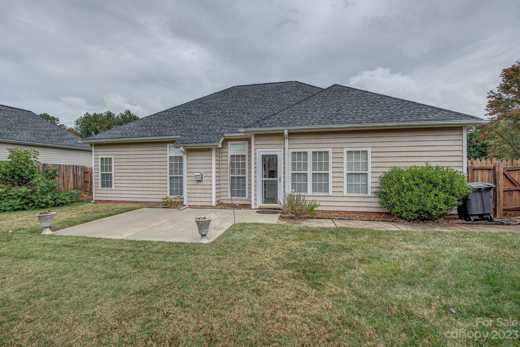 1621 Iverness Court