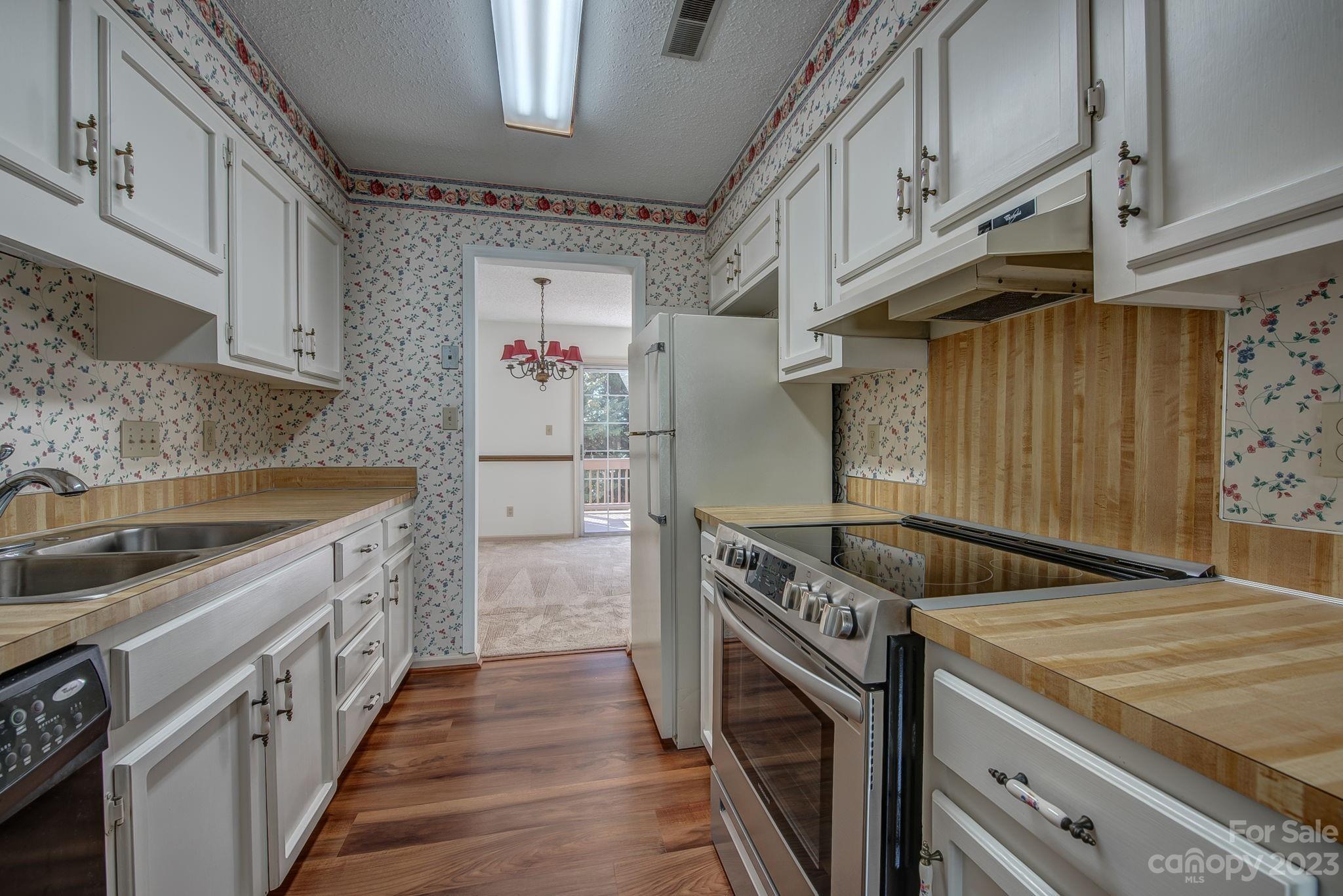 1662 Robins Nest Court Unit: B