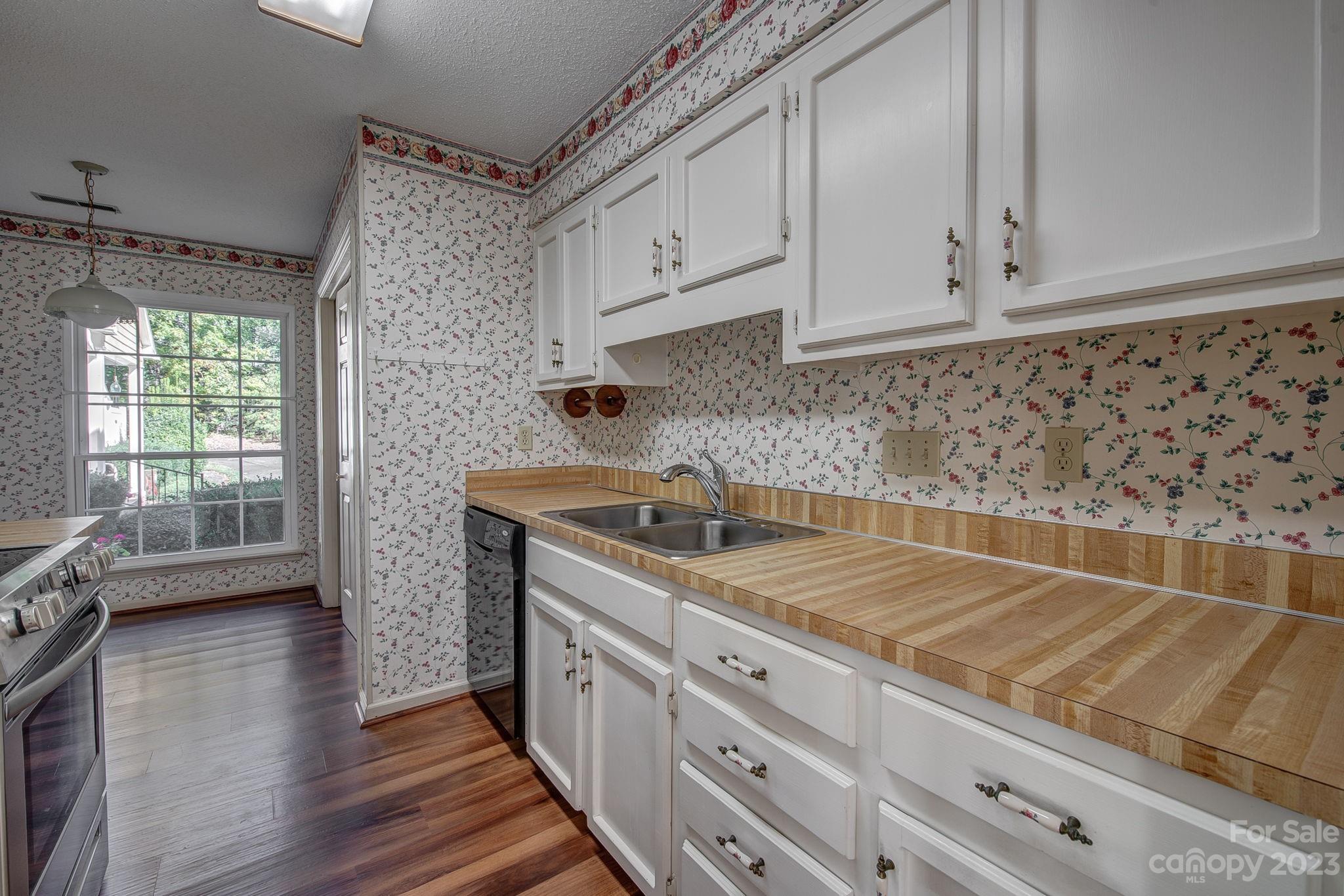 1662 Robins Nest Court Unit: B