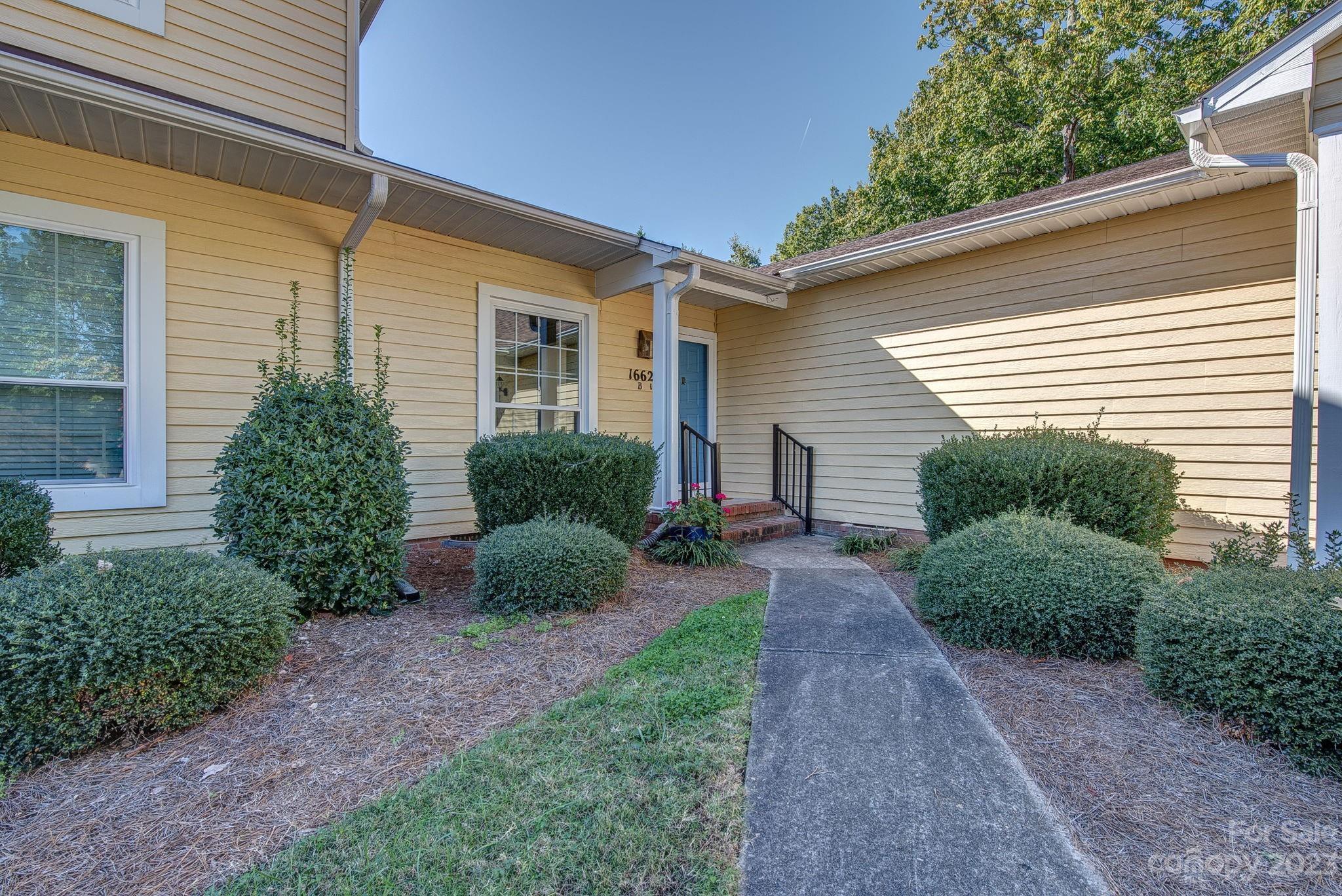 1662 Robins Nest Court Unit: B