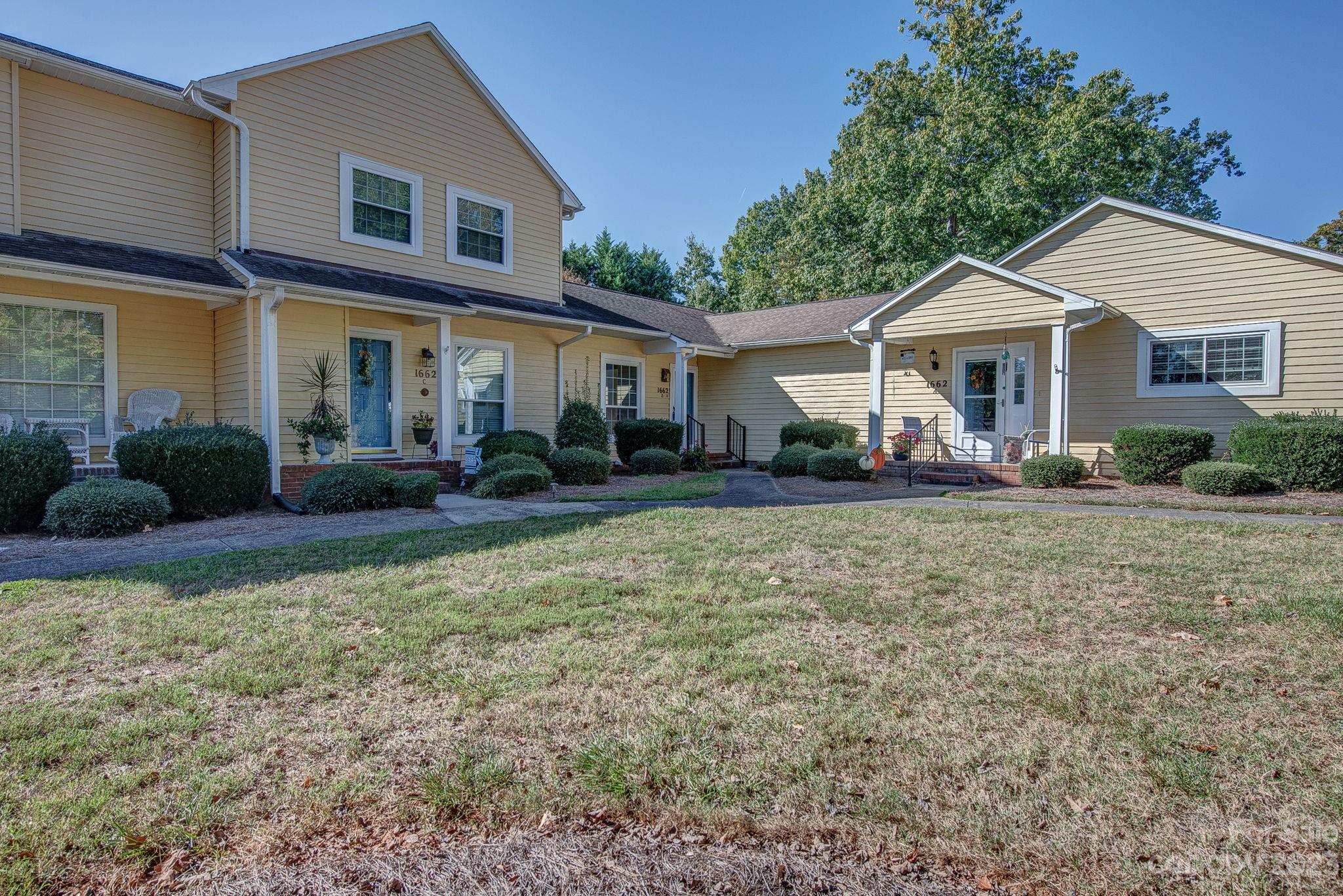 1662 Robins Nest Court Unit: B