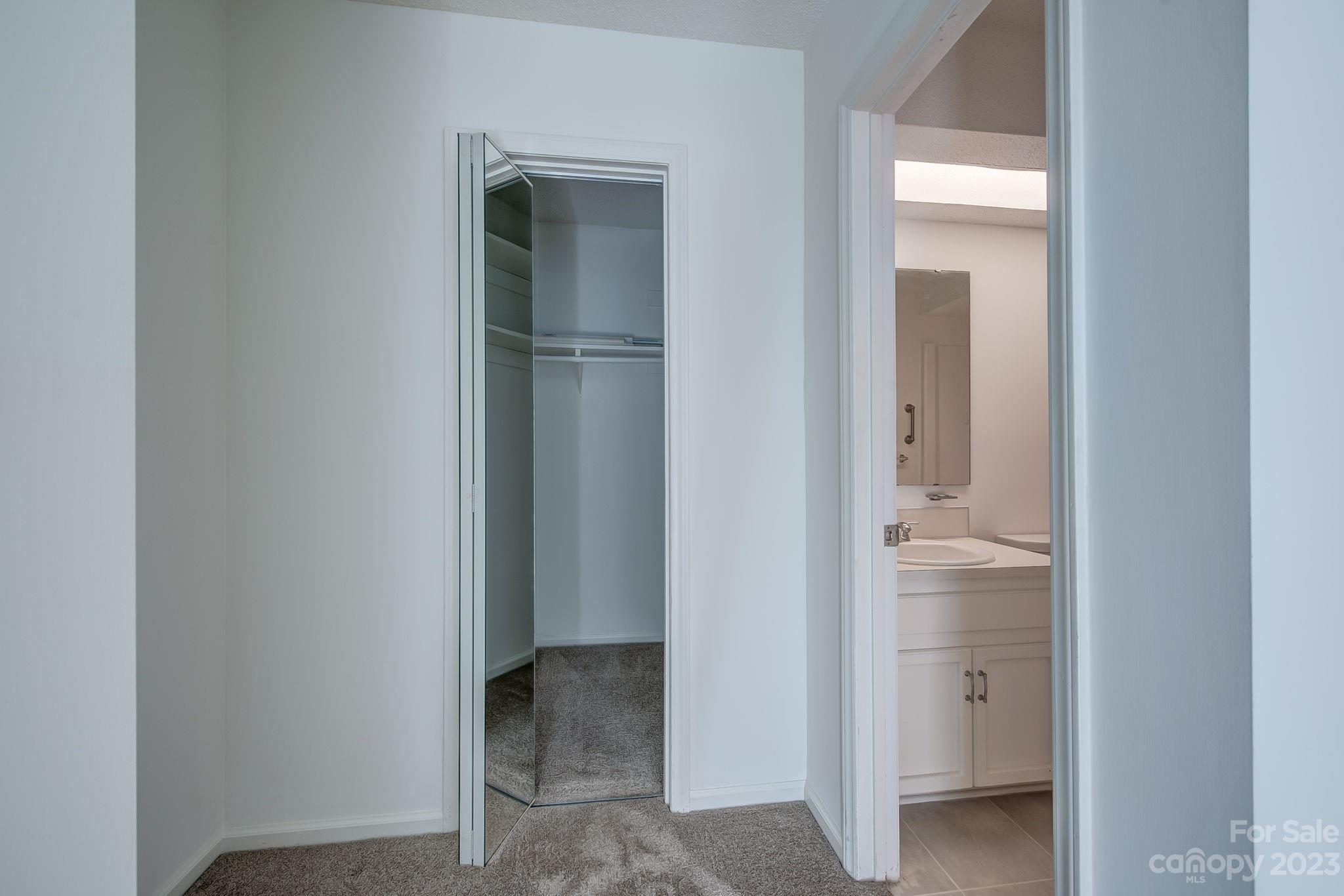 1662 Robins Nest Court Unit: B