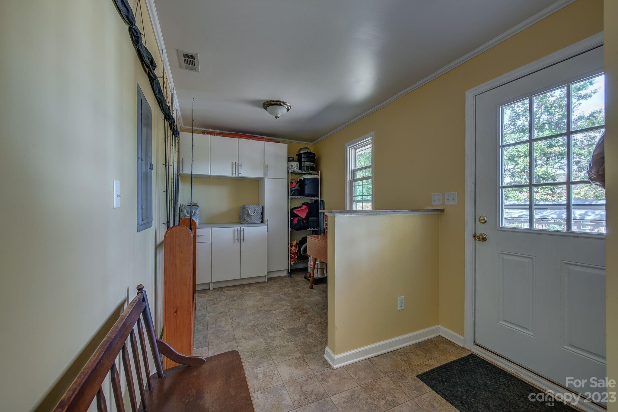 2011 Helen Drive