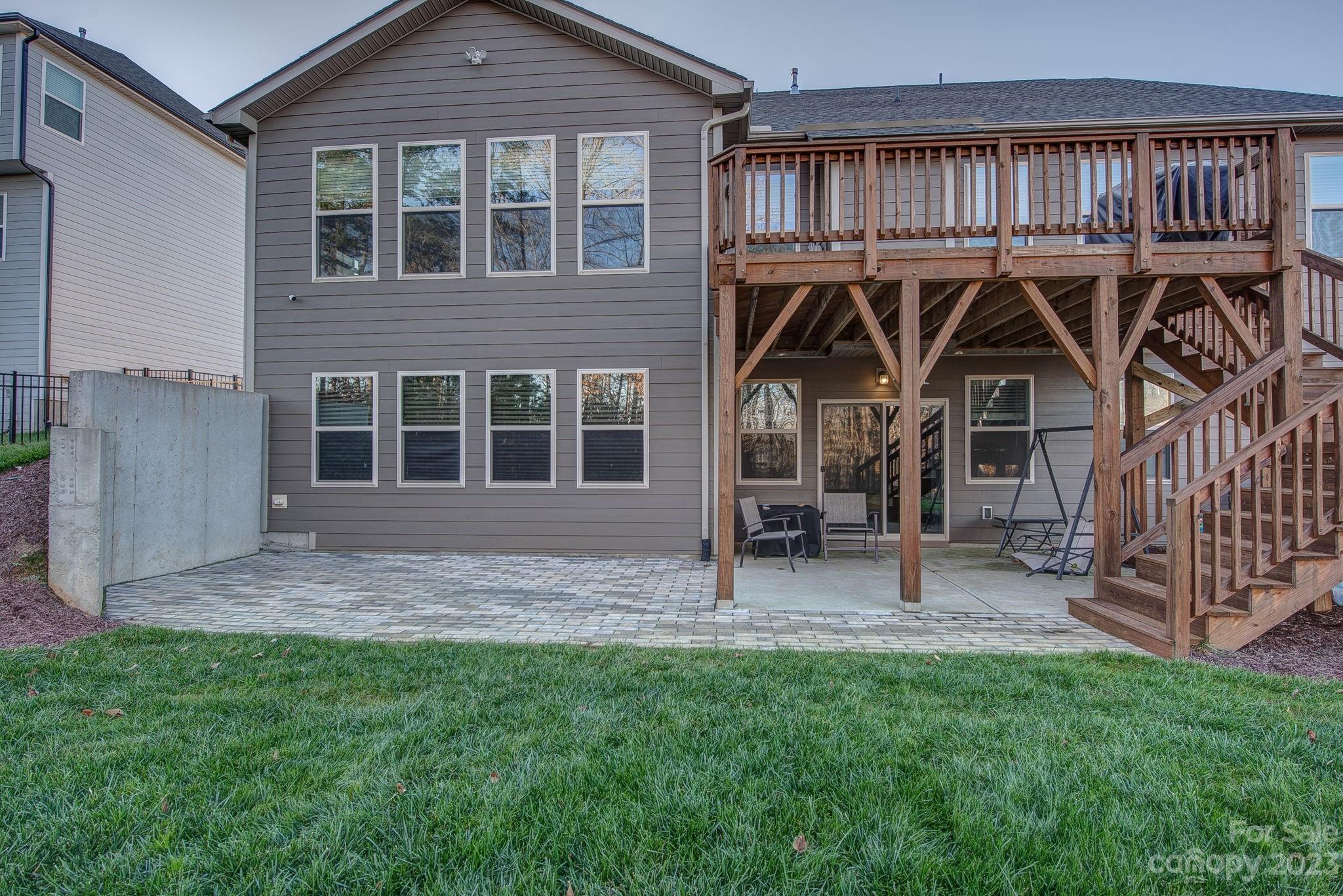 2712 Forest Path Way