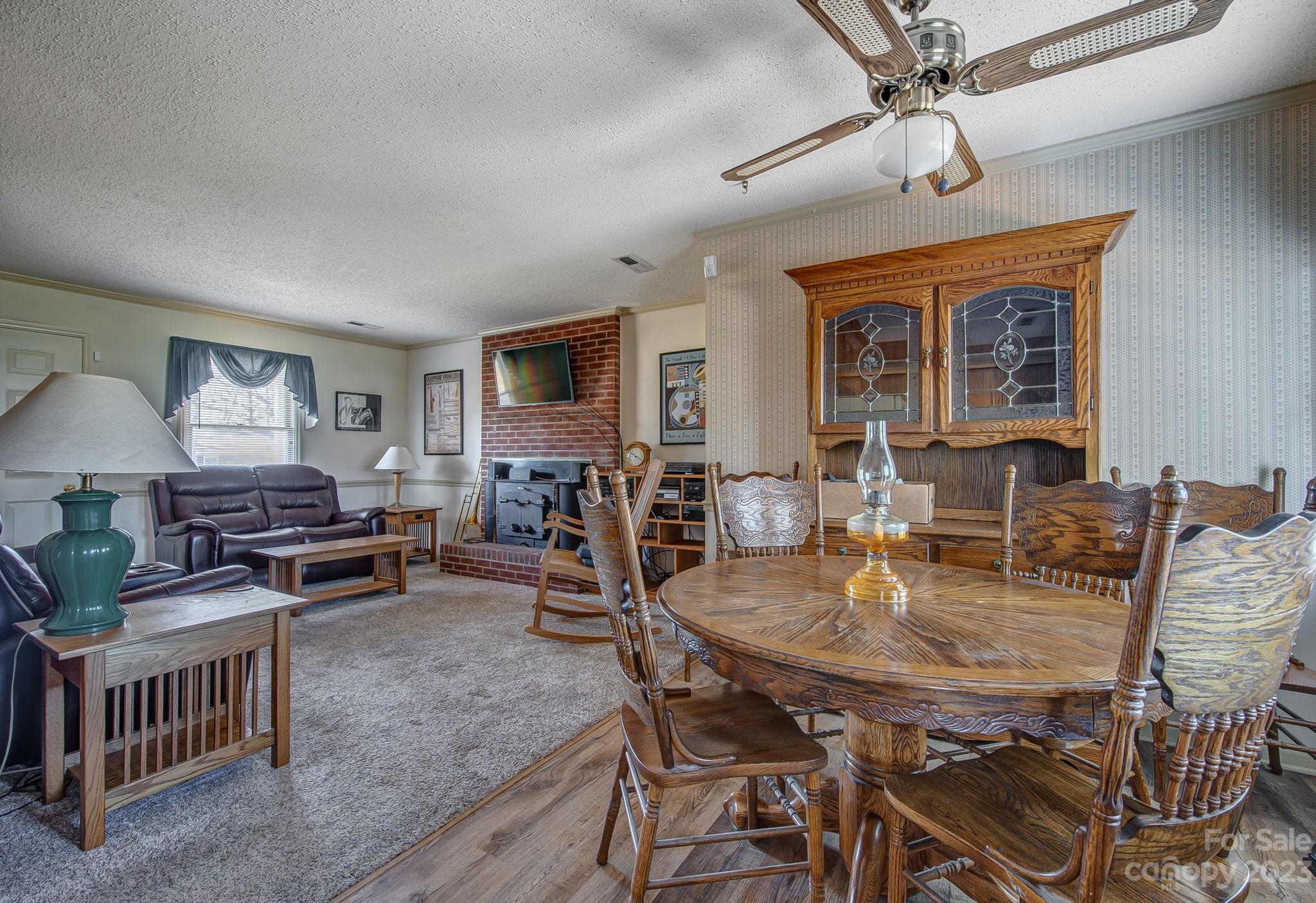 2325 Woodfield Circle