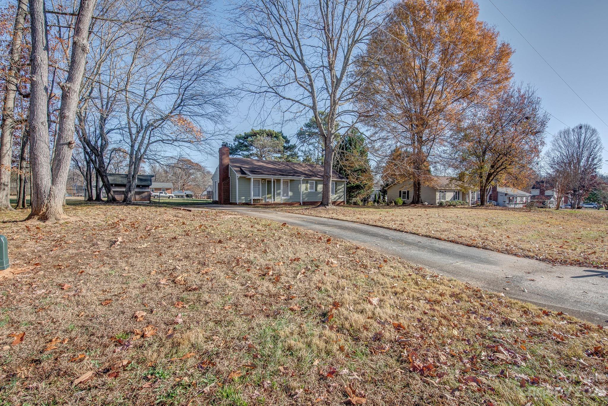 2325 Woodfield Circle
