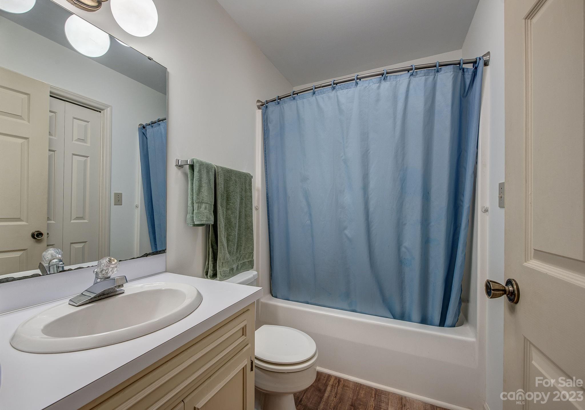 2325 Woodfield Circle