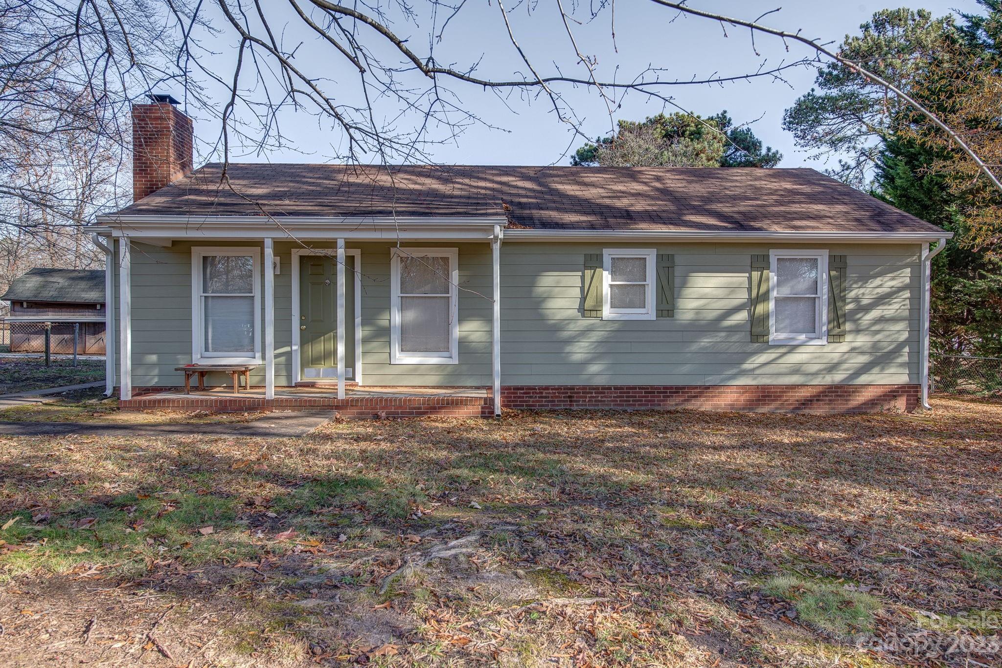2325 Woodfield Circle