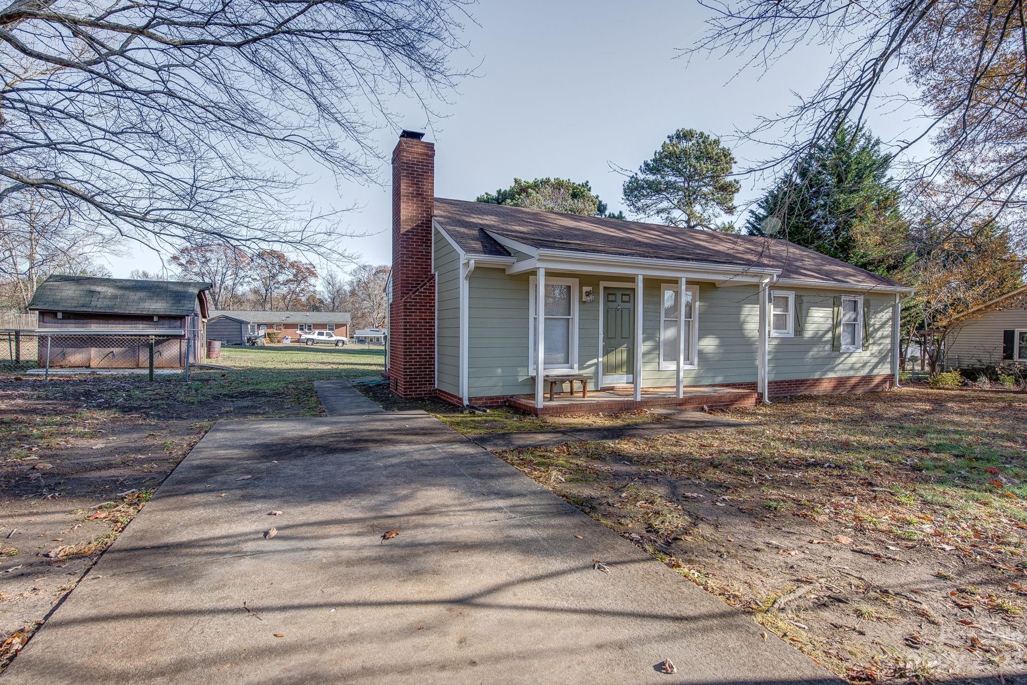 2325 Woodfield Circle