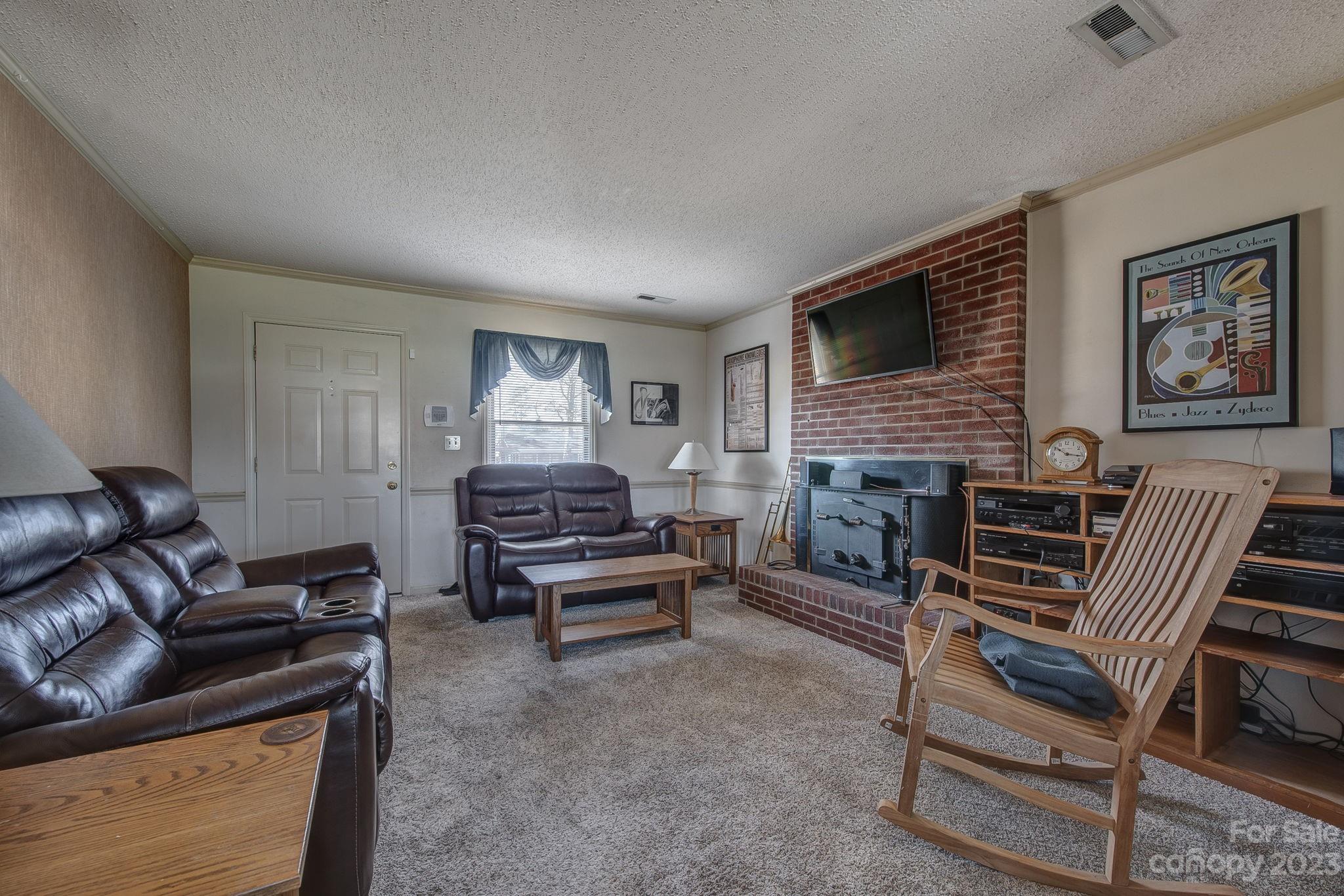 2325 Woodfield Circle