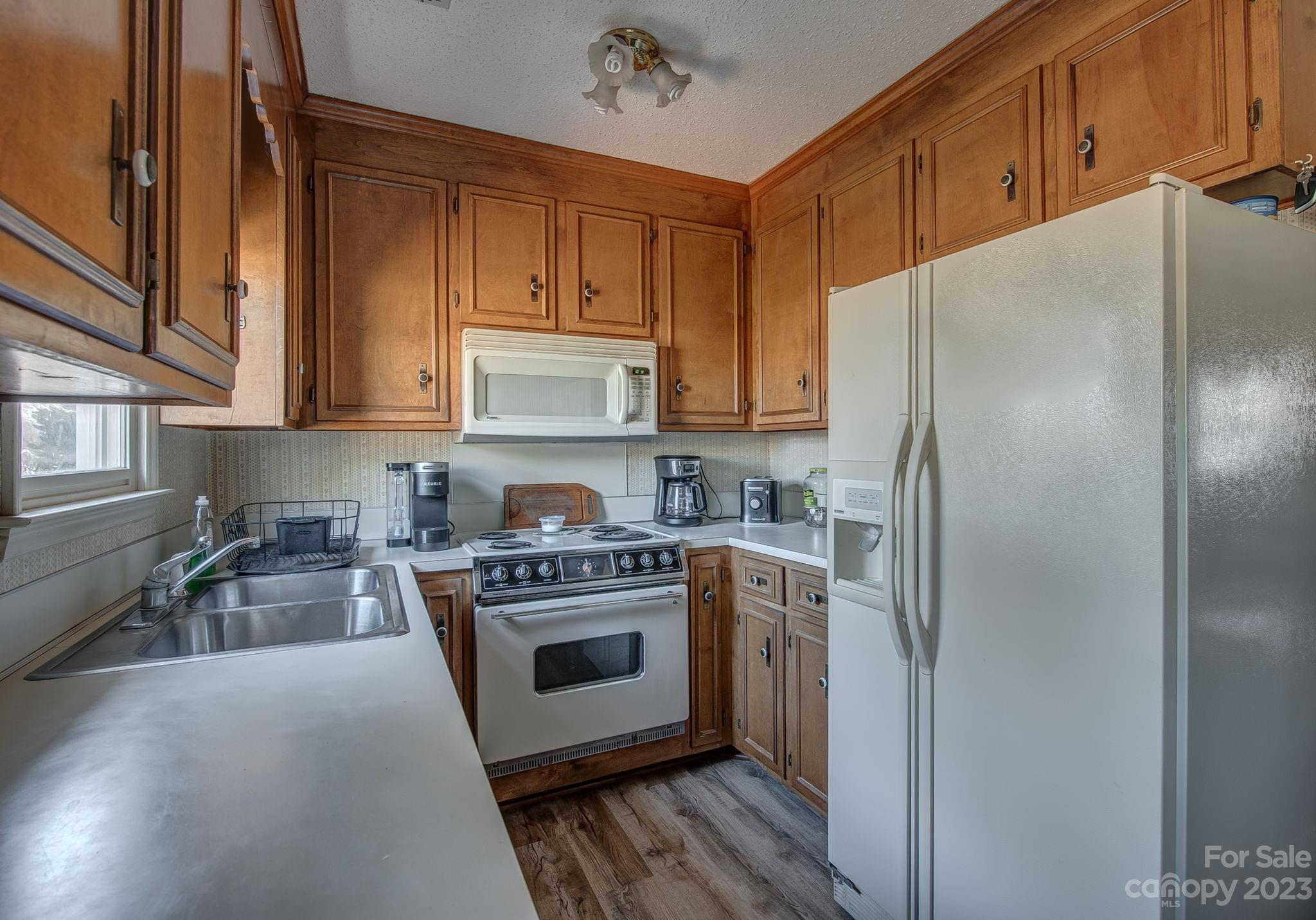 2325 Woodfield Circle