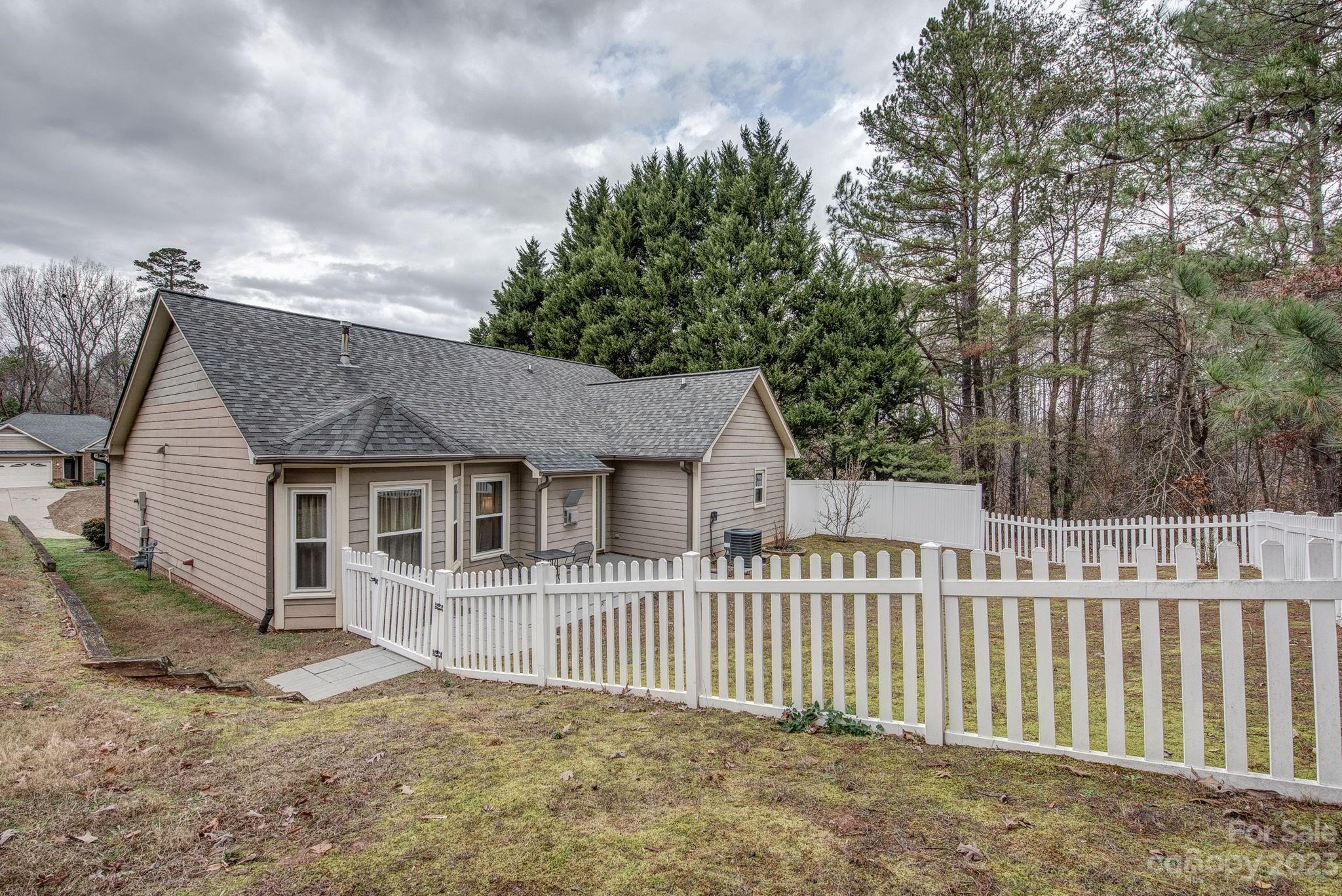 3009 River Ridge Drive