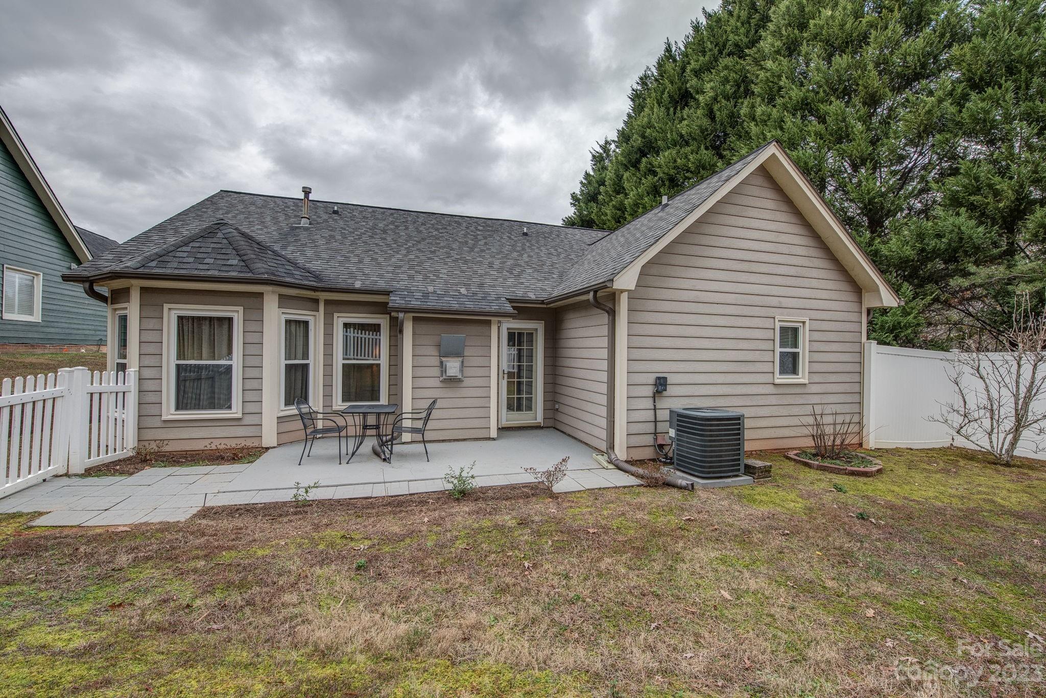 3009 River Ridge Drive