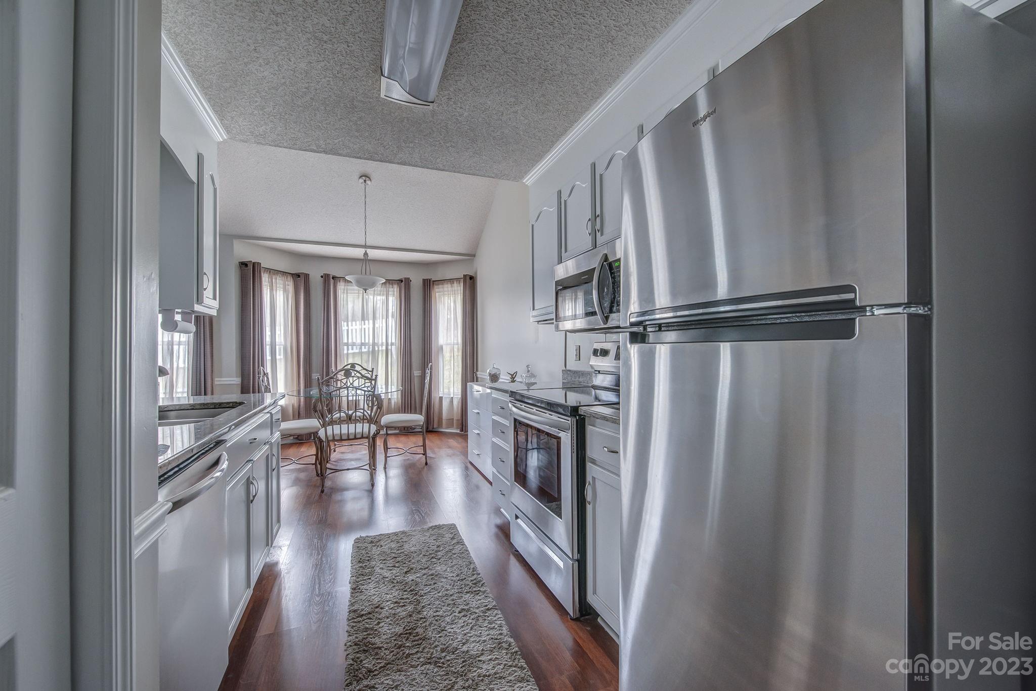3009 River Ridge Drive