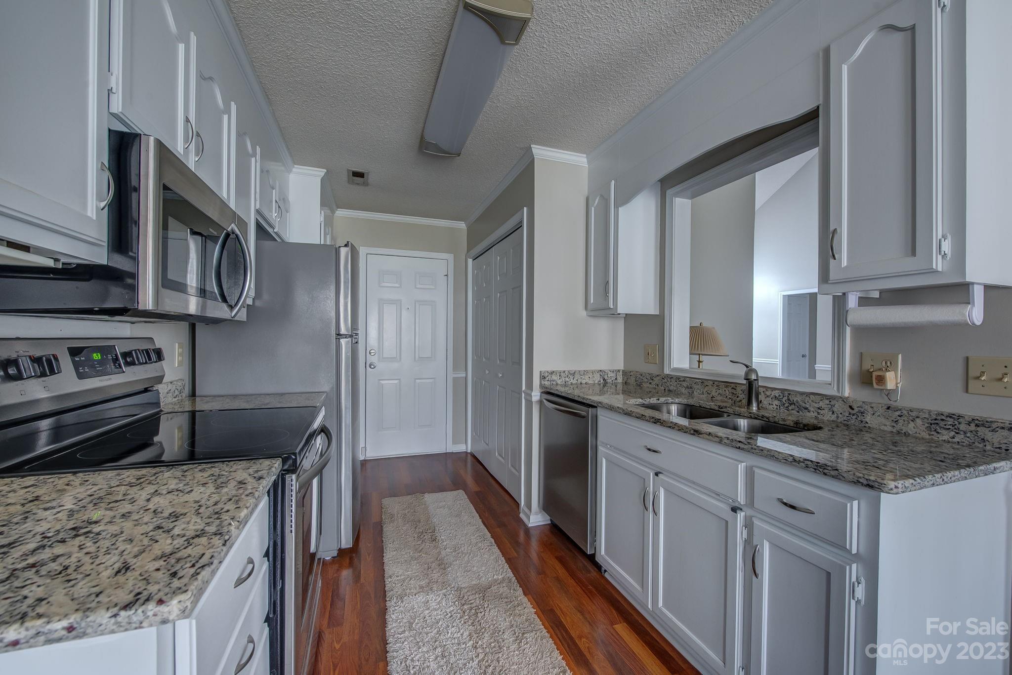 3009 River Ridge Drive