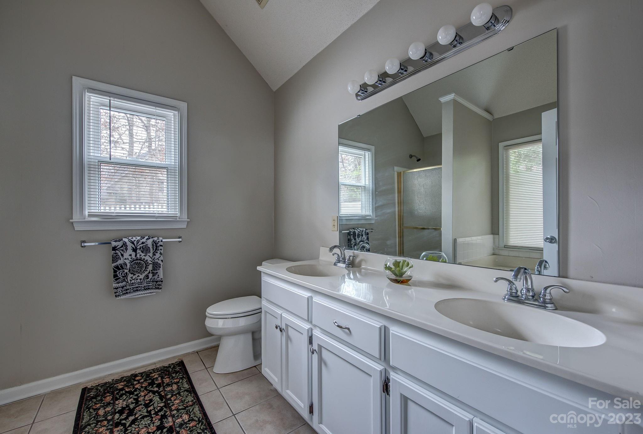 3009 River Ridge Drive