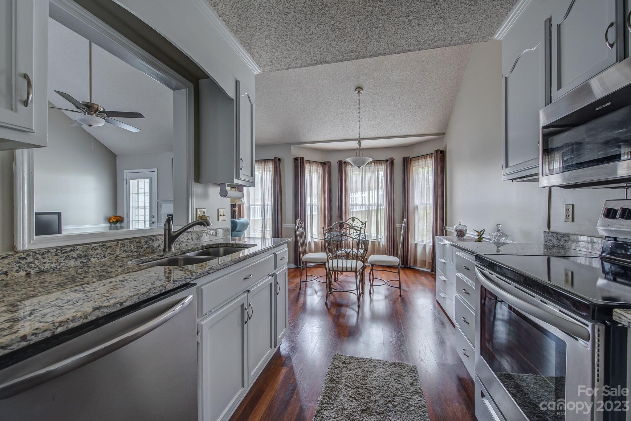 3009 River Ridge Drive