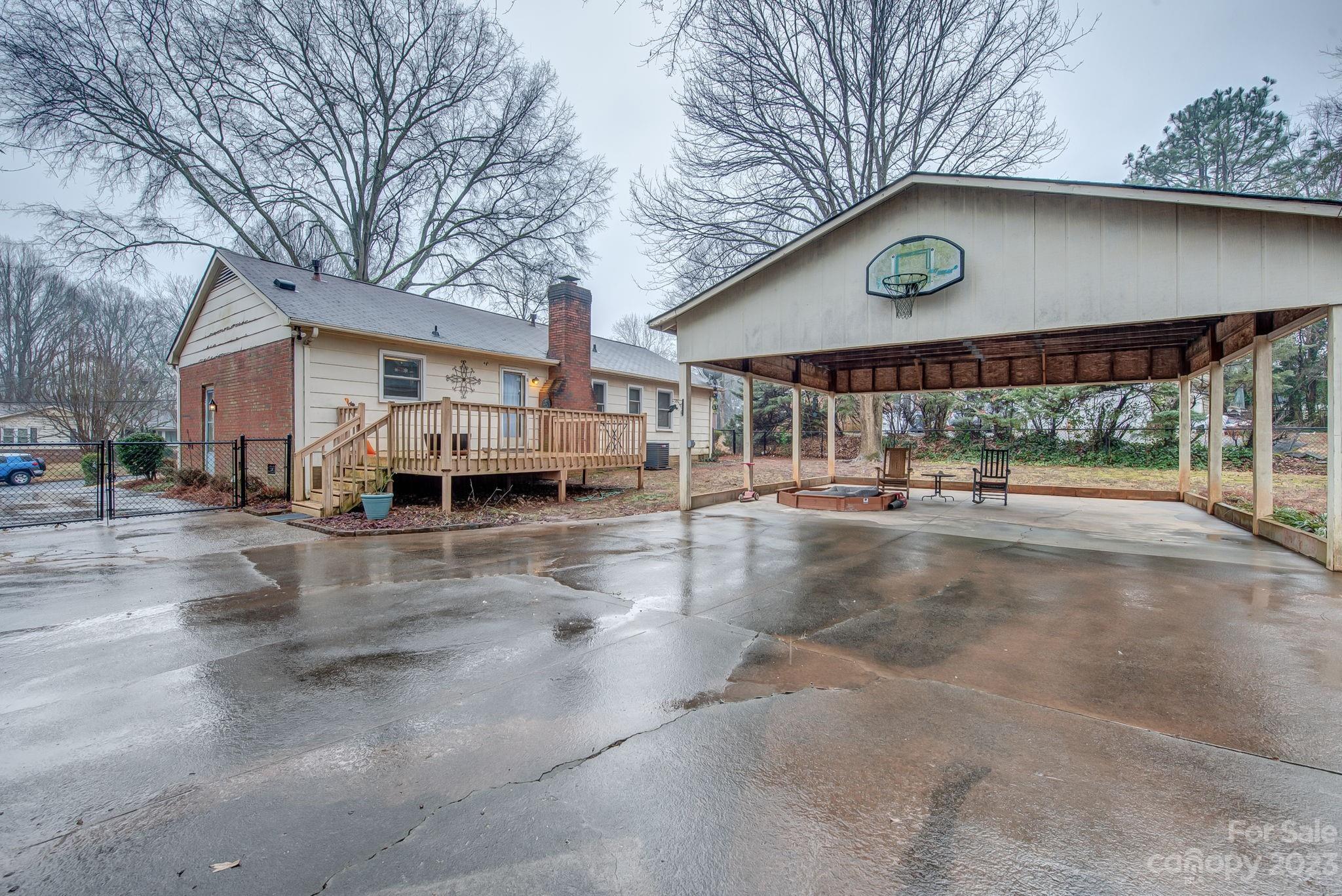 523 Whitethorn Drive