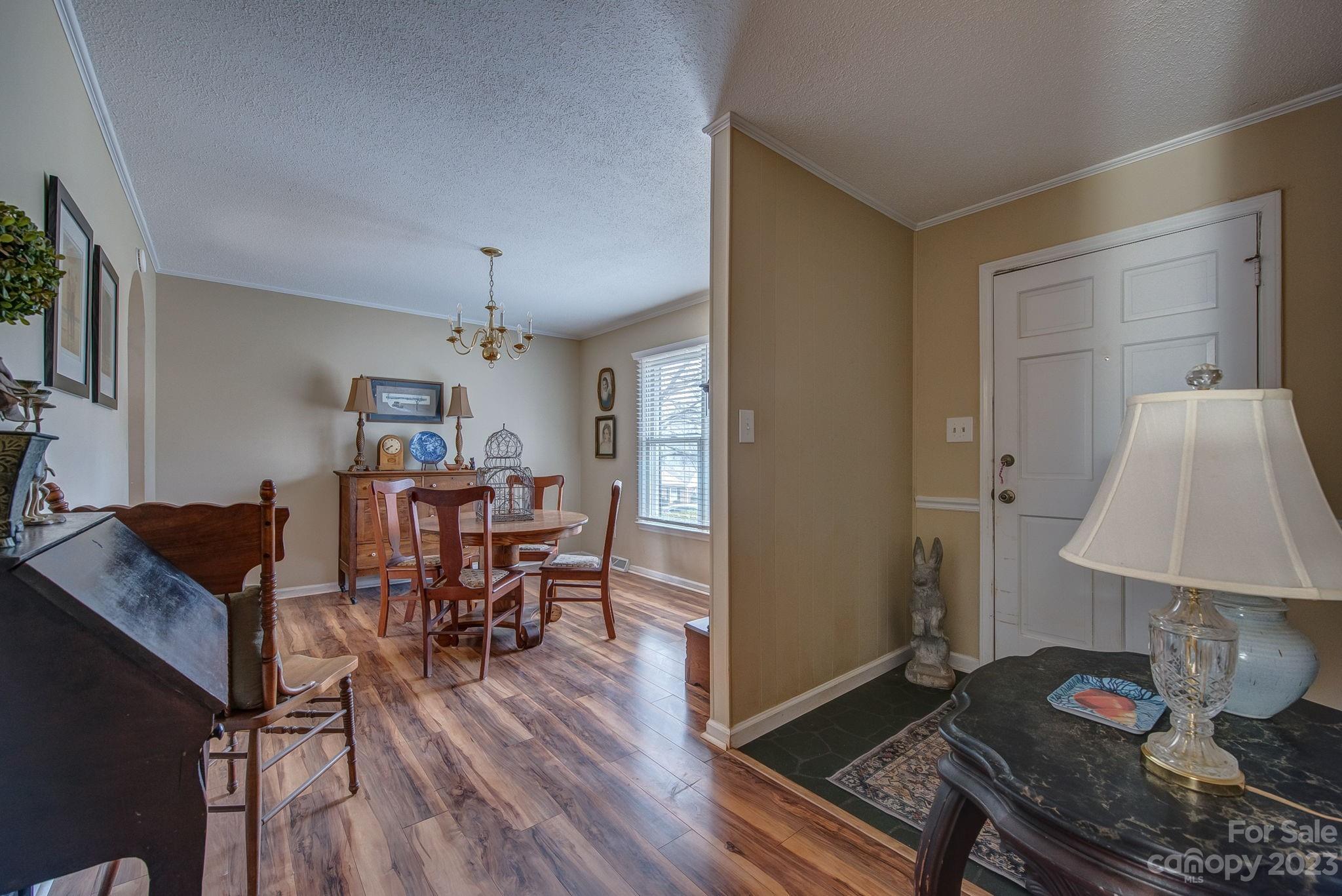 523 Whitethorn Drive
