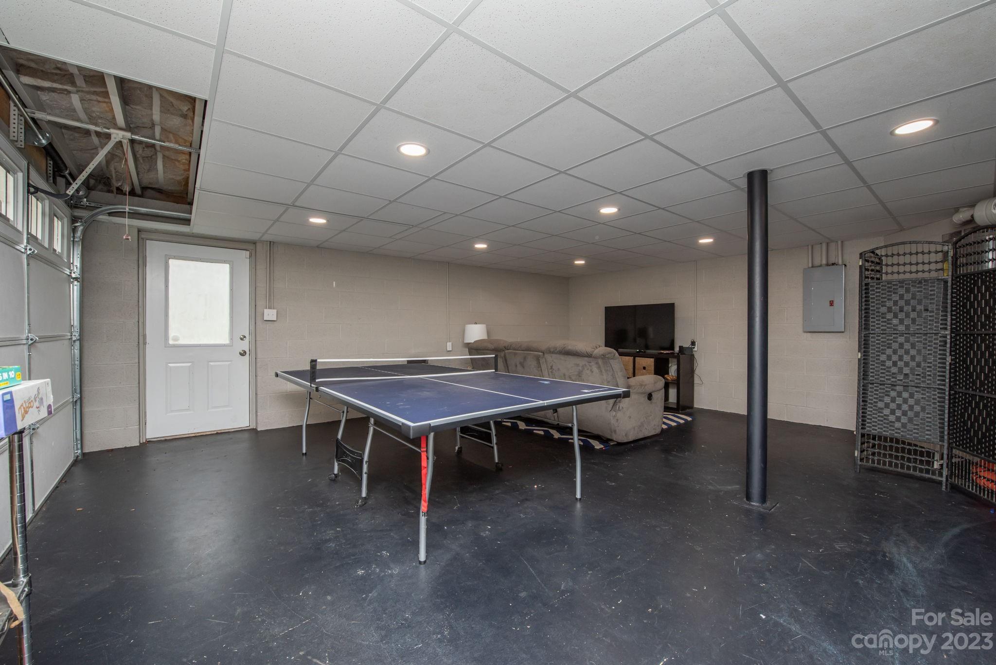 5078 Kentwood Drive