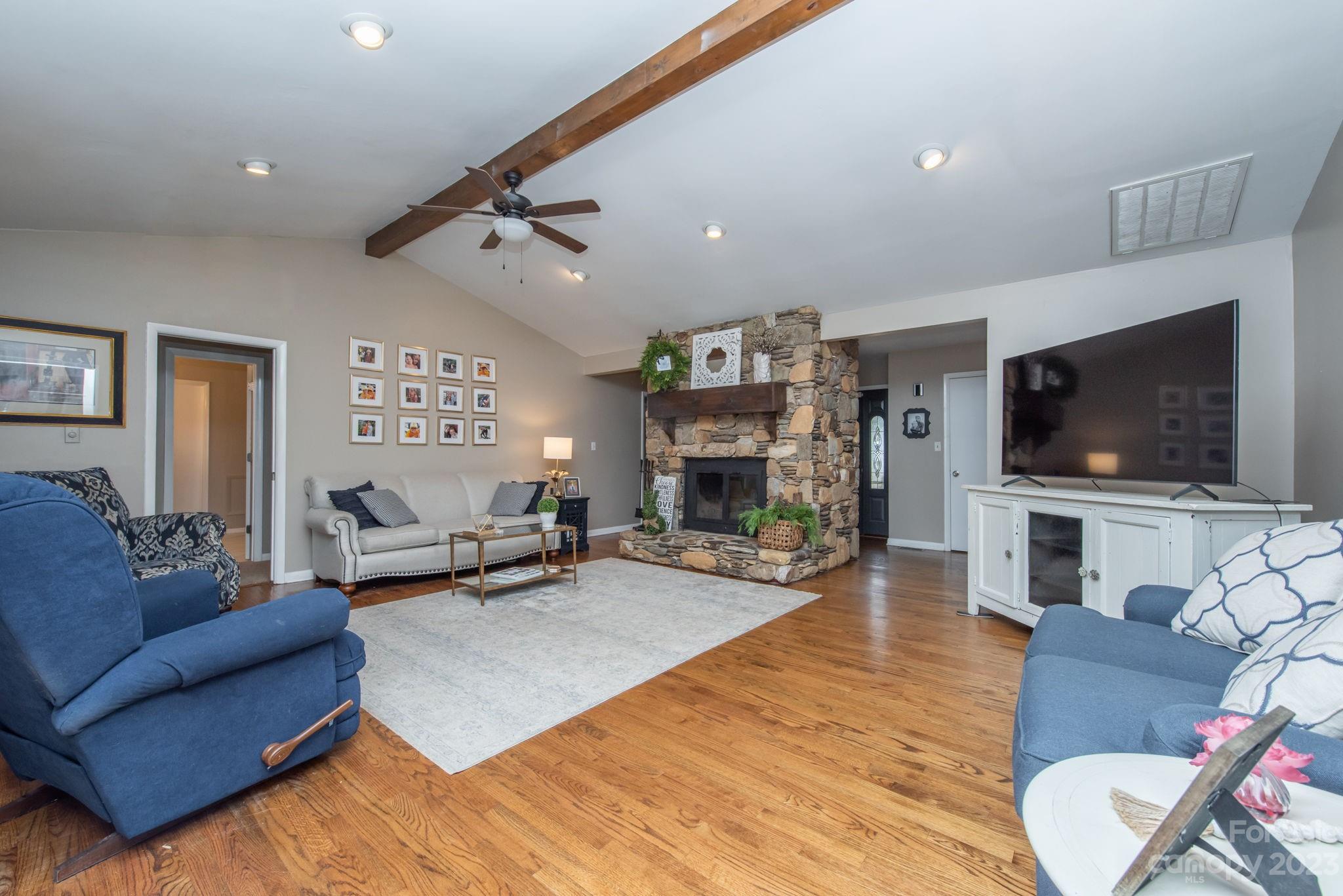 5078 Kentwood Drive