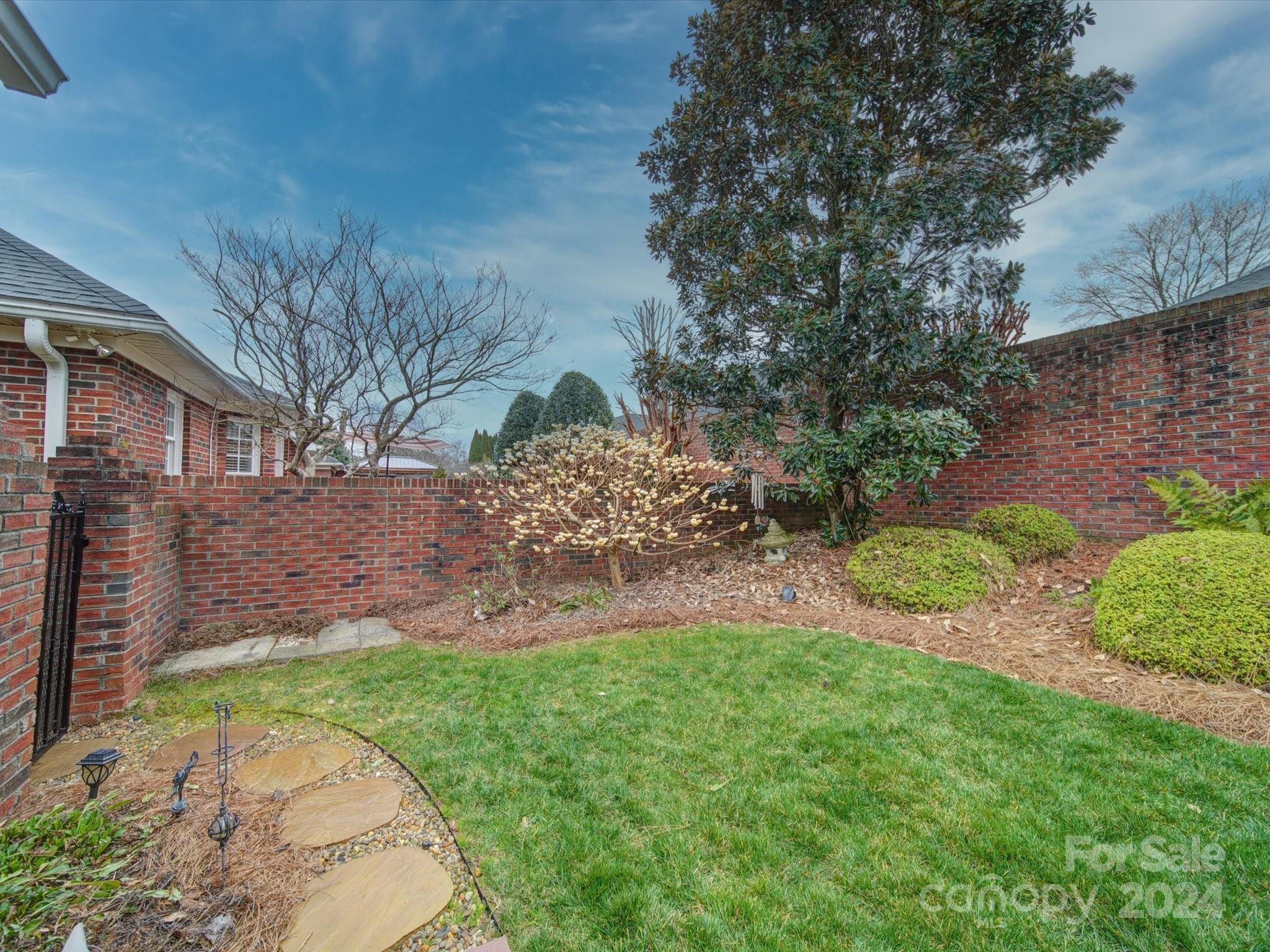 2118 Water Oak Lane