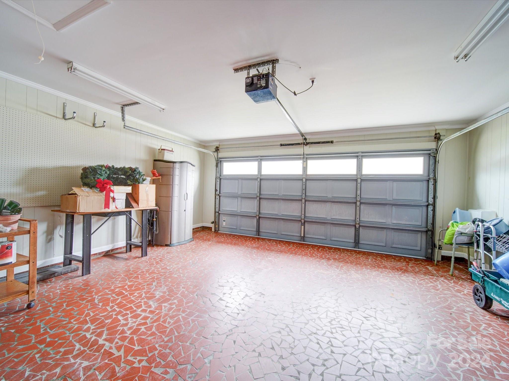 2118 Water Oak Lane