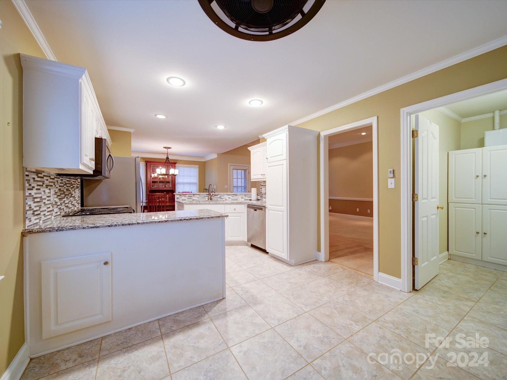 2118 Water Oak Lane