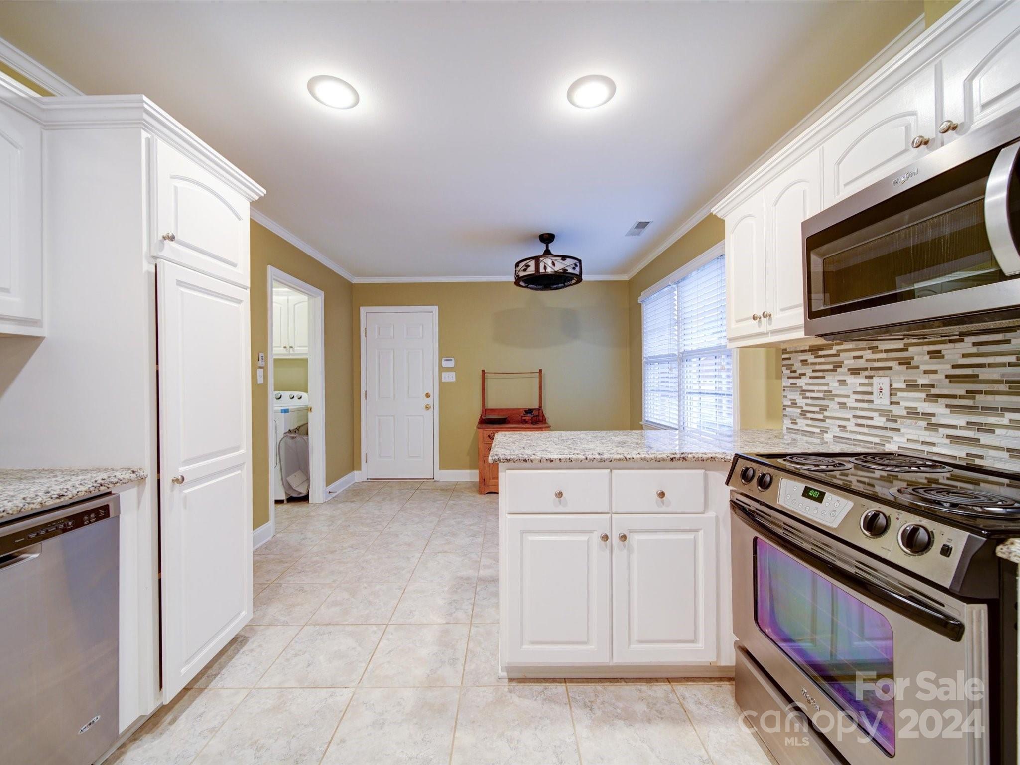 2118 Water Oak Lane
