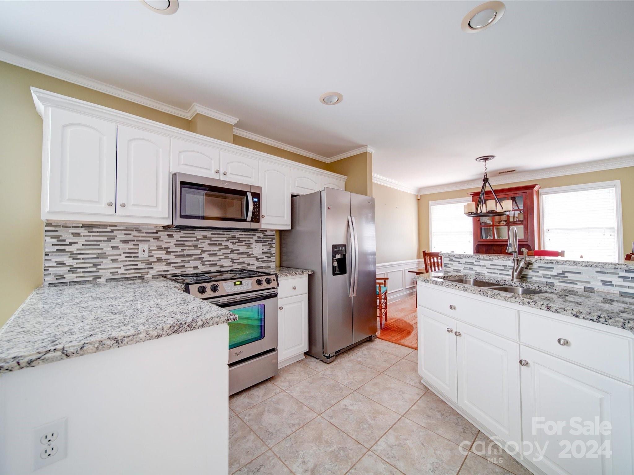 2118 Water Oak Lane