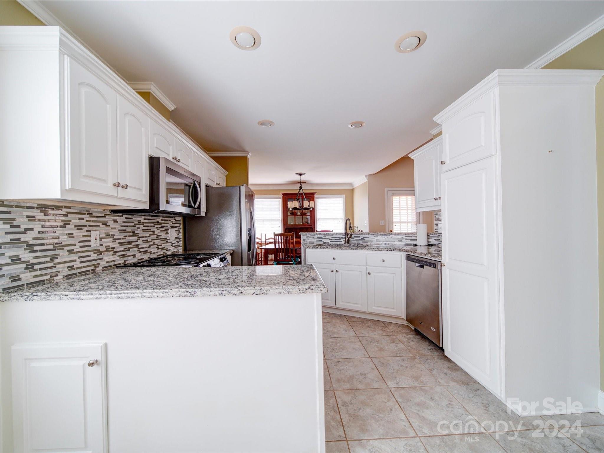 2118 Water Oak Lane