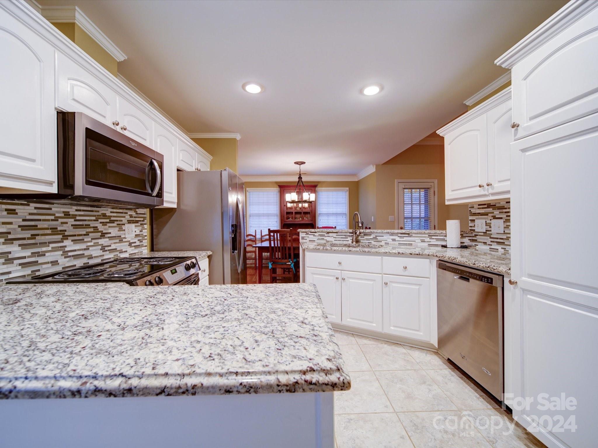 2118 Water Oak Lane
