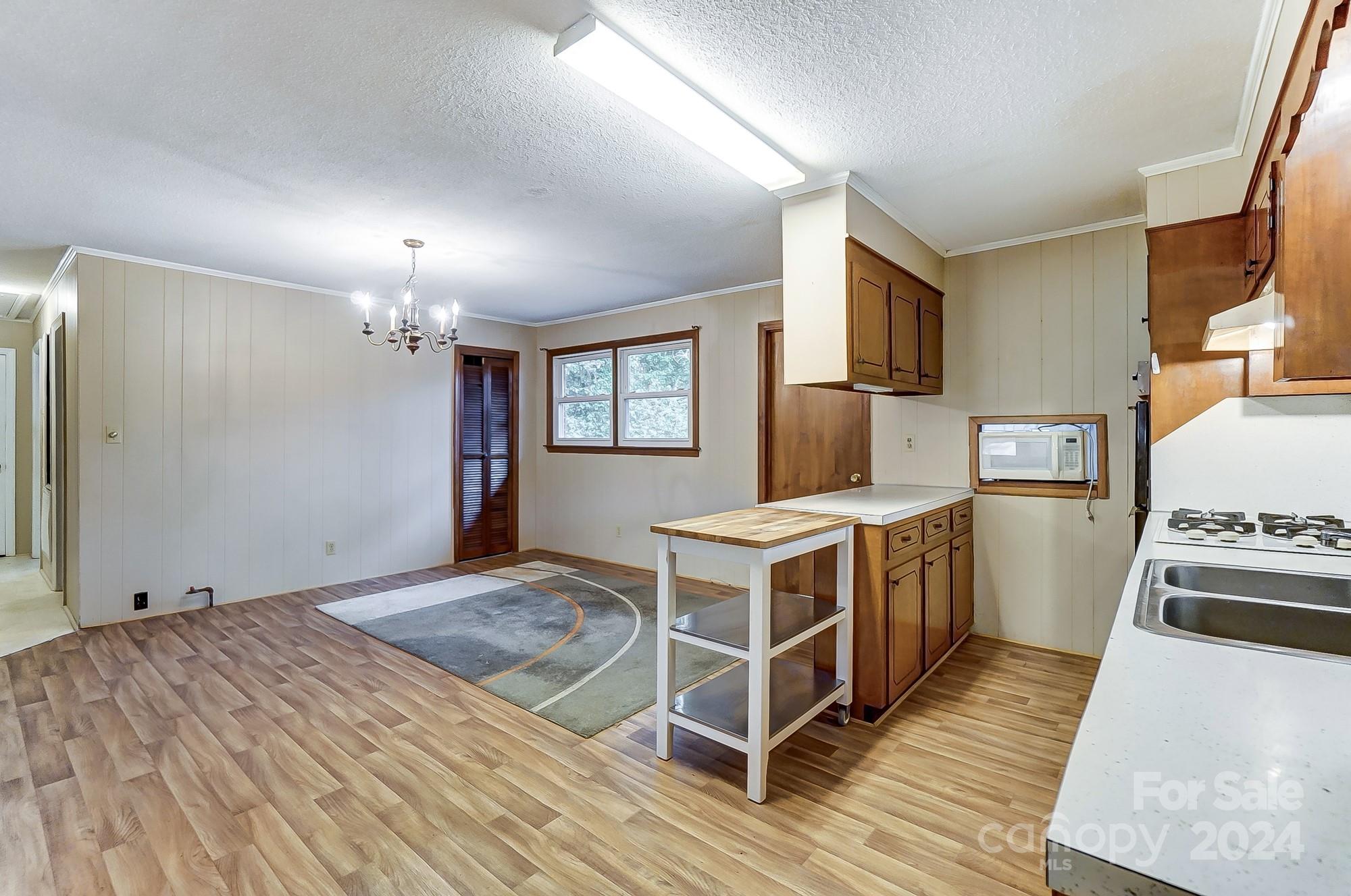 306 Pinewood Drive