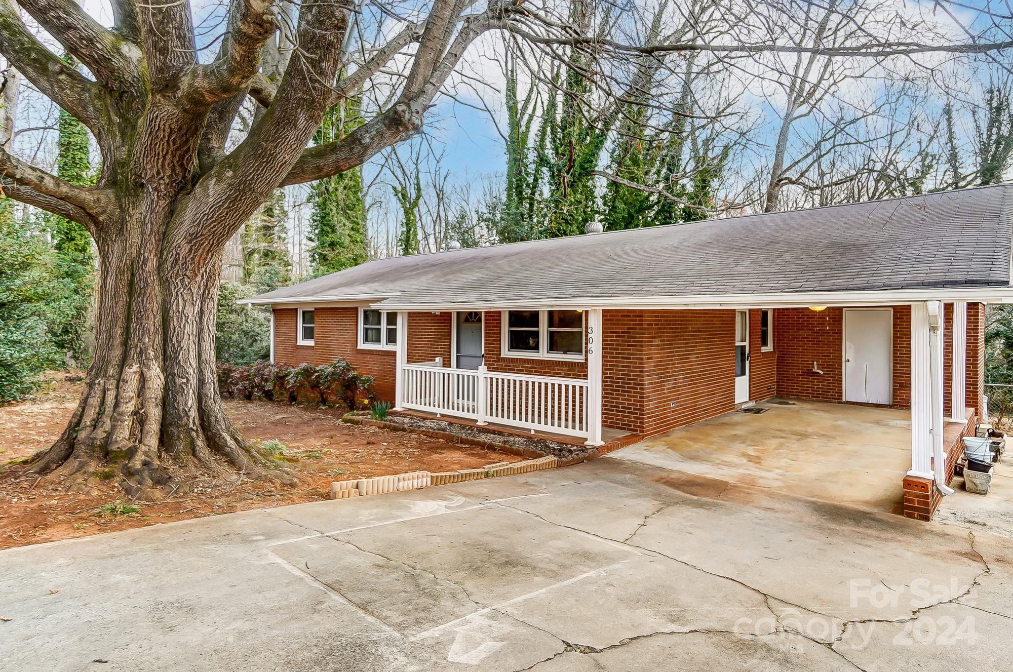 306 Pinewood Drive
