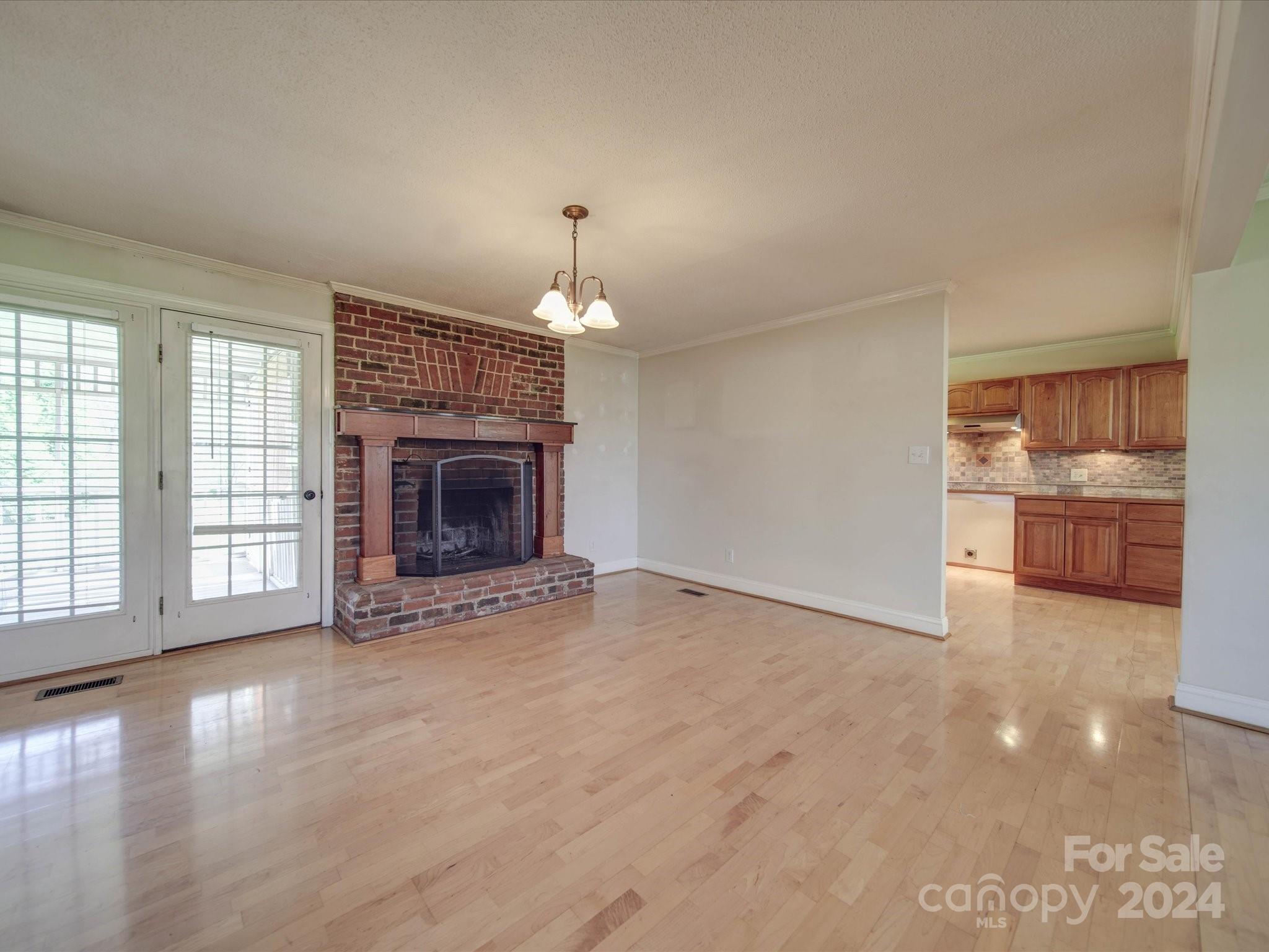 2326 Hollandale Drive