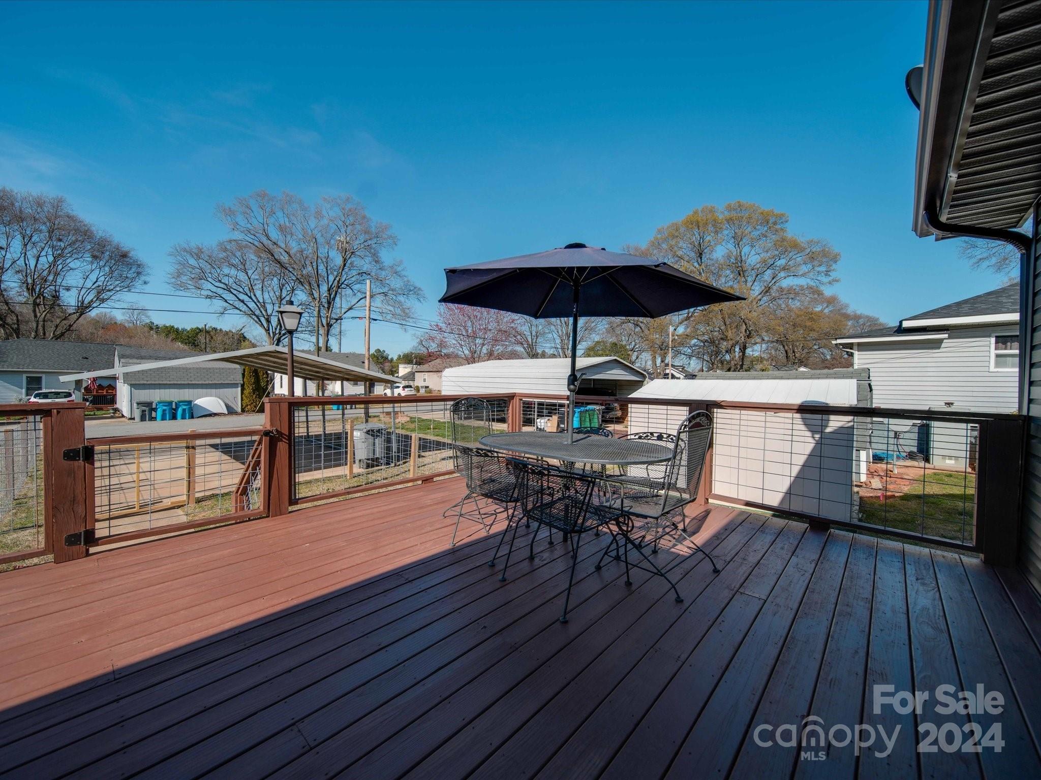 114 Live Oak Avenue