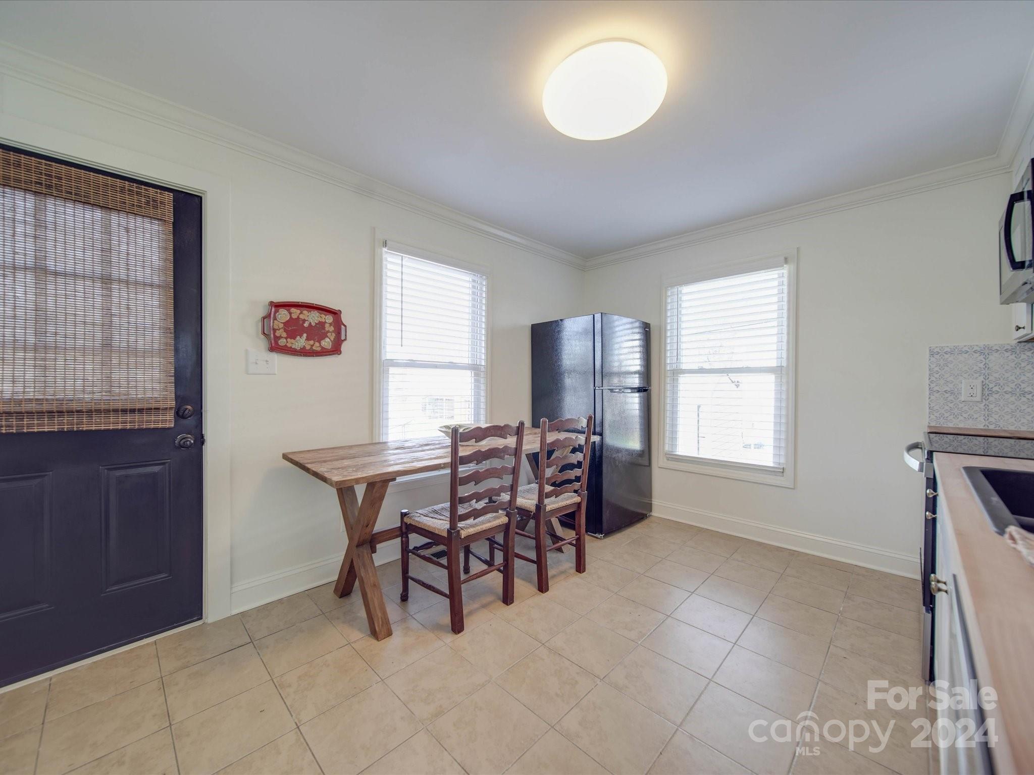 114 Live Oak Avenue